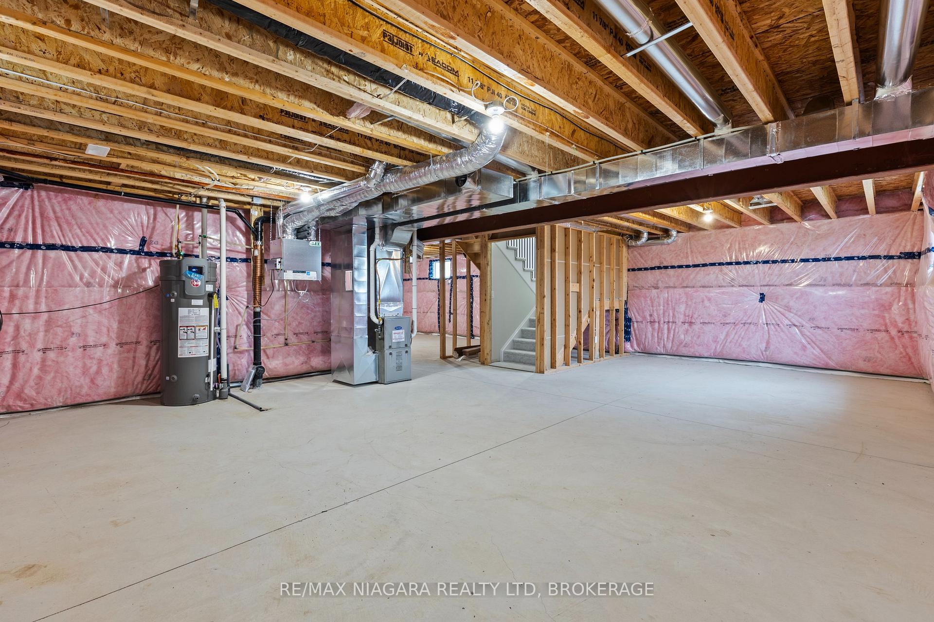 Photo 21 of 136 Hodgkins Avenue, Thorold, Allanburg/Thorold South — HOMEH