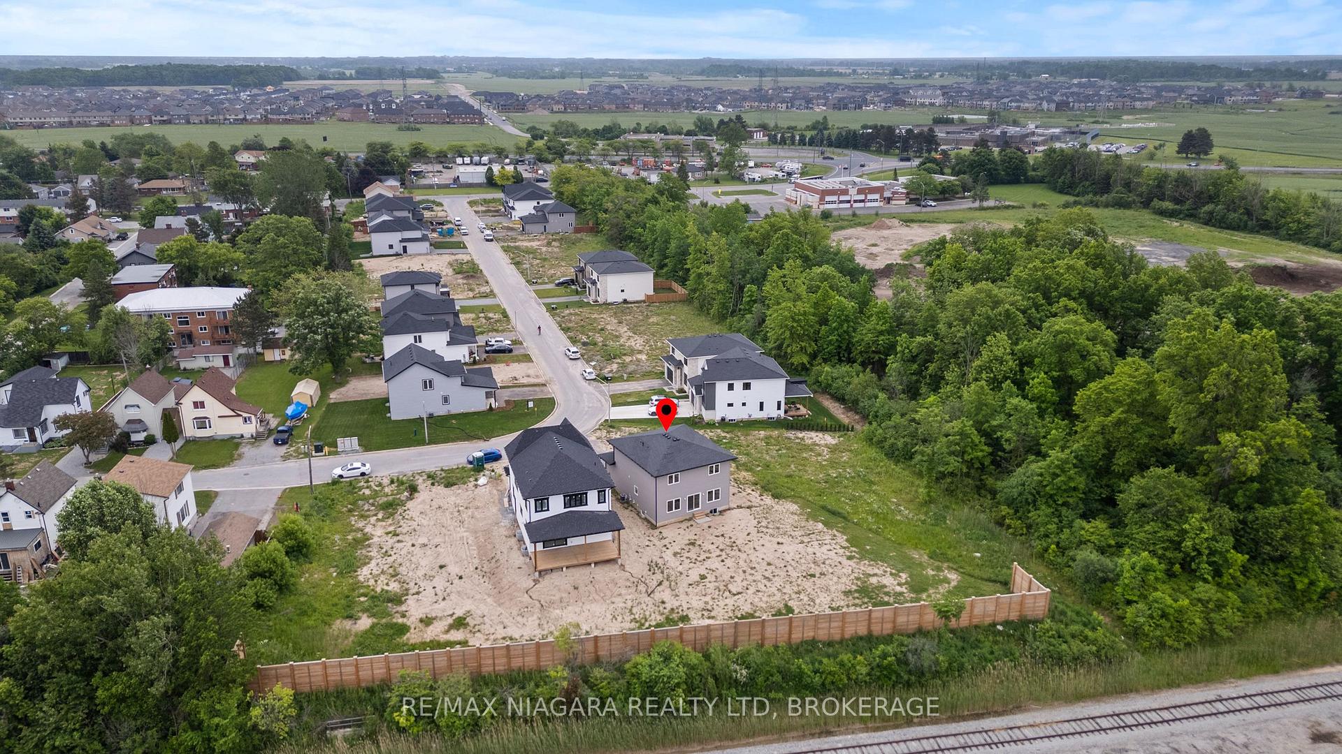 Photo 24 of 136 Hodgkins Avenue, Thorold, Allanburg/Thorold South — HOMEH