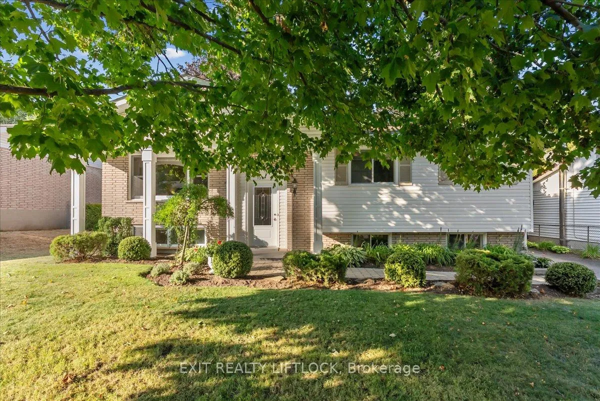 Photo 2 of 1540 Redwood Drive, Peterborough, Monaghan Ward 2 — HOMEH