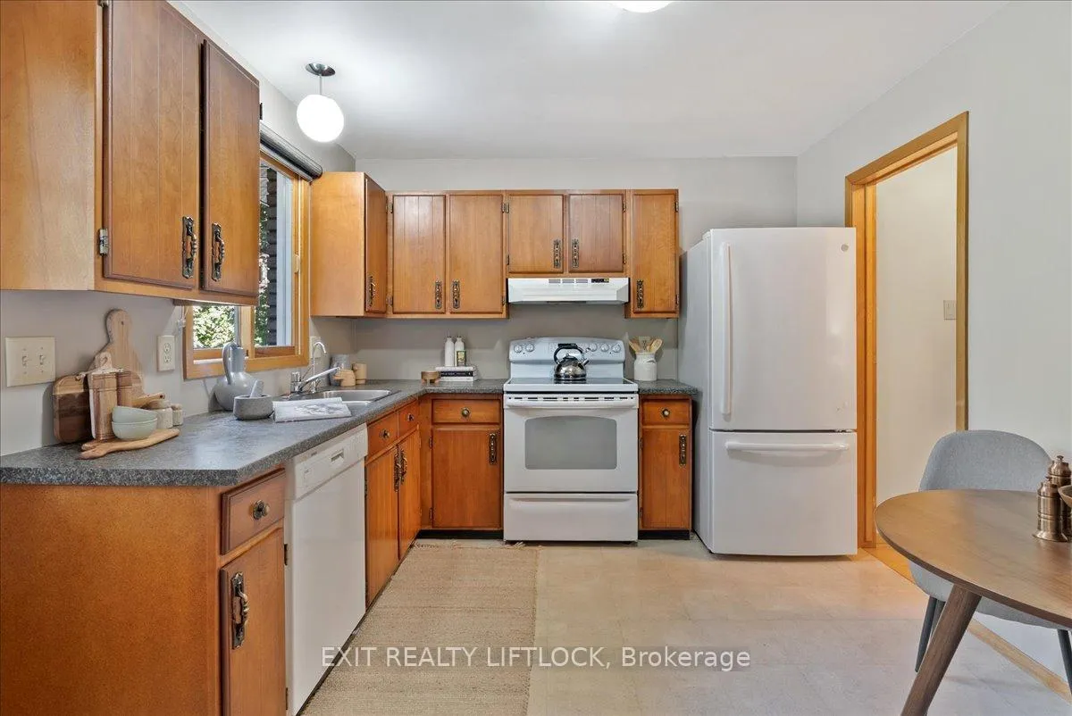 Photo 13 of 1540 Redwood Drive, Peterborough, Monaghan Ward 2 — HOMEH