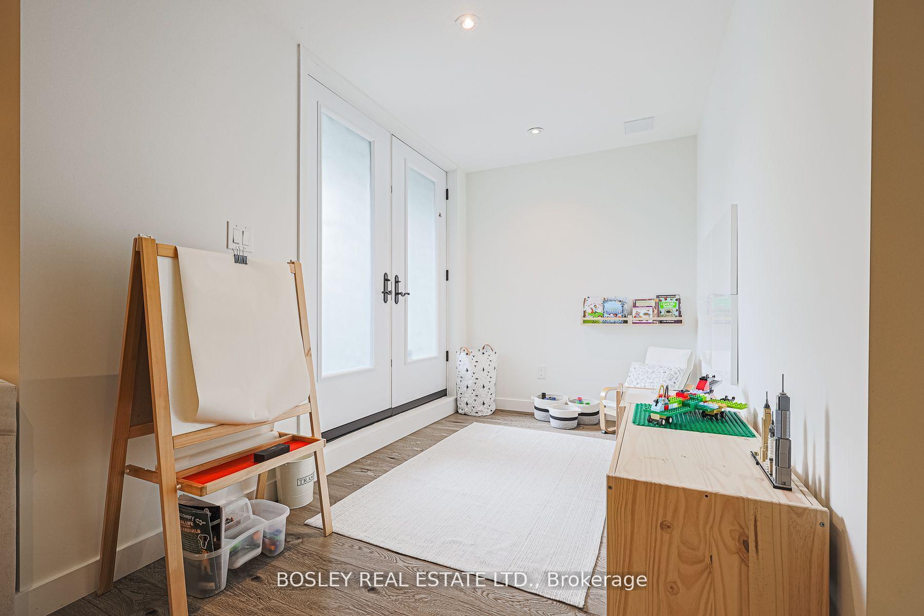 Photo 32 of 38 Roblin Avenue, Toronto, East York — HOMEH