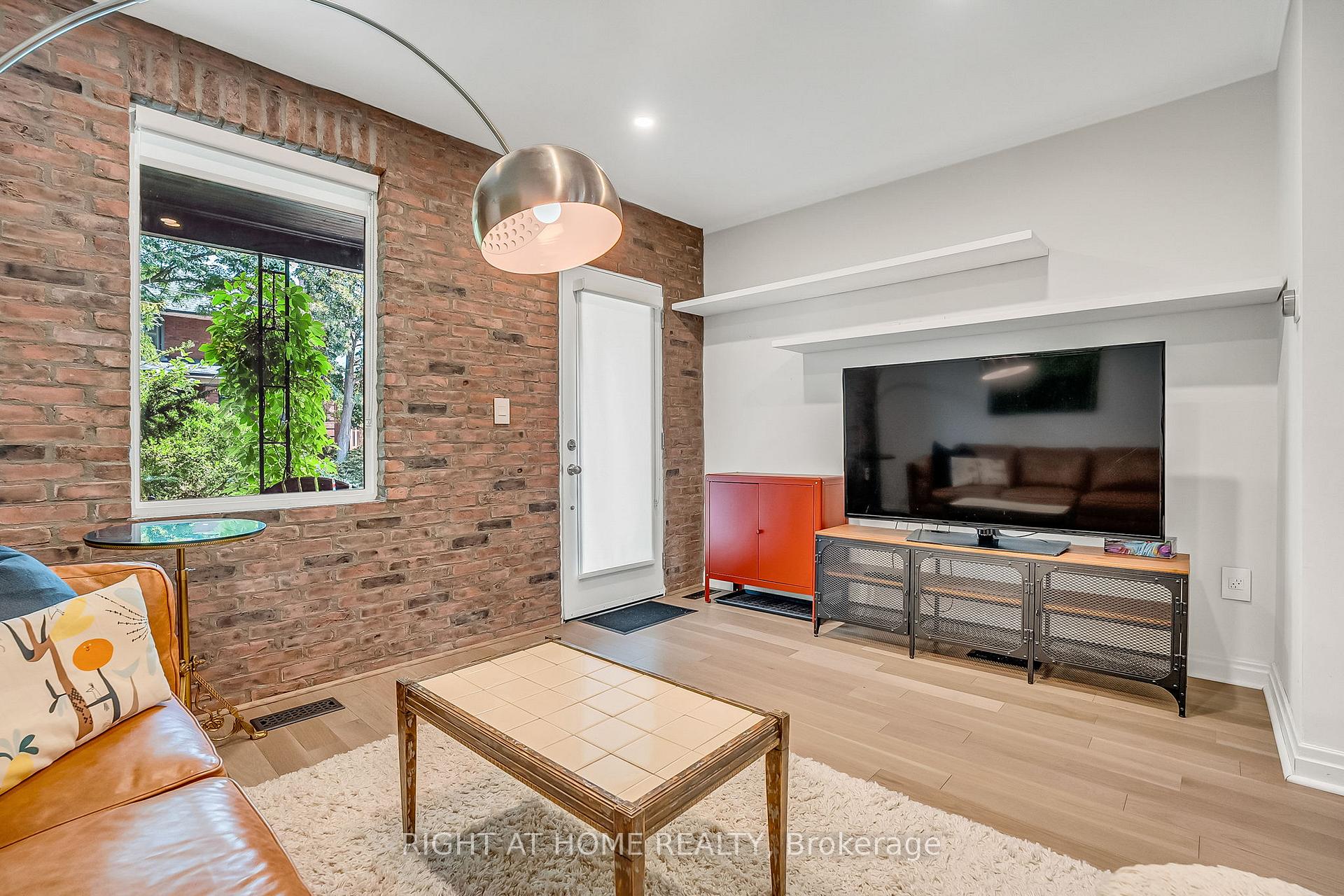 Photo 5 of 76 Arlington Avenue, Toronto, Wychwood — HOMEH