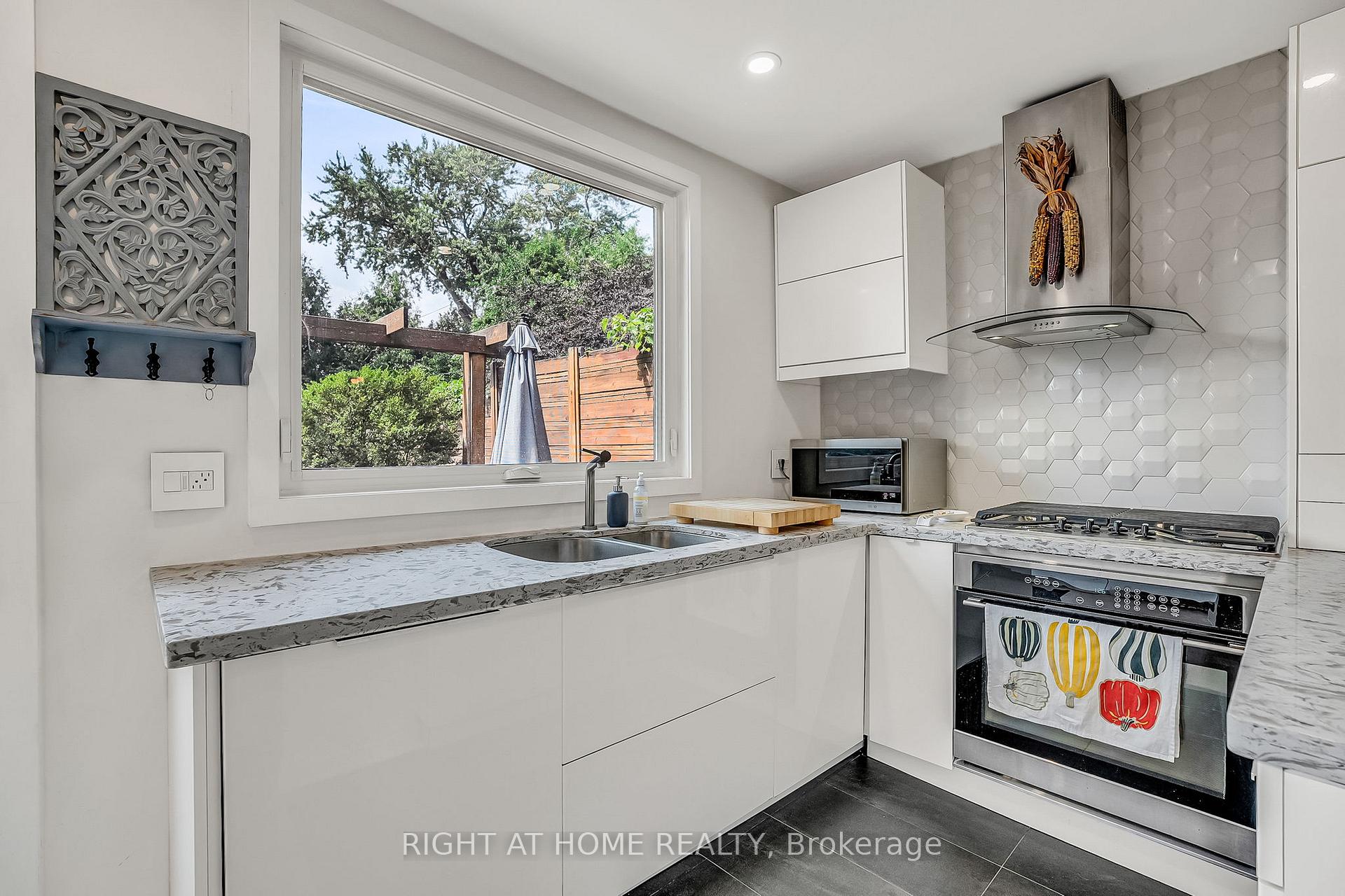 Photo 14 of 76 Arlington Avenue, Toronto, Wychwood — HOMEH