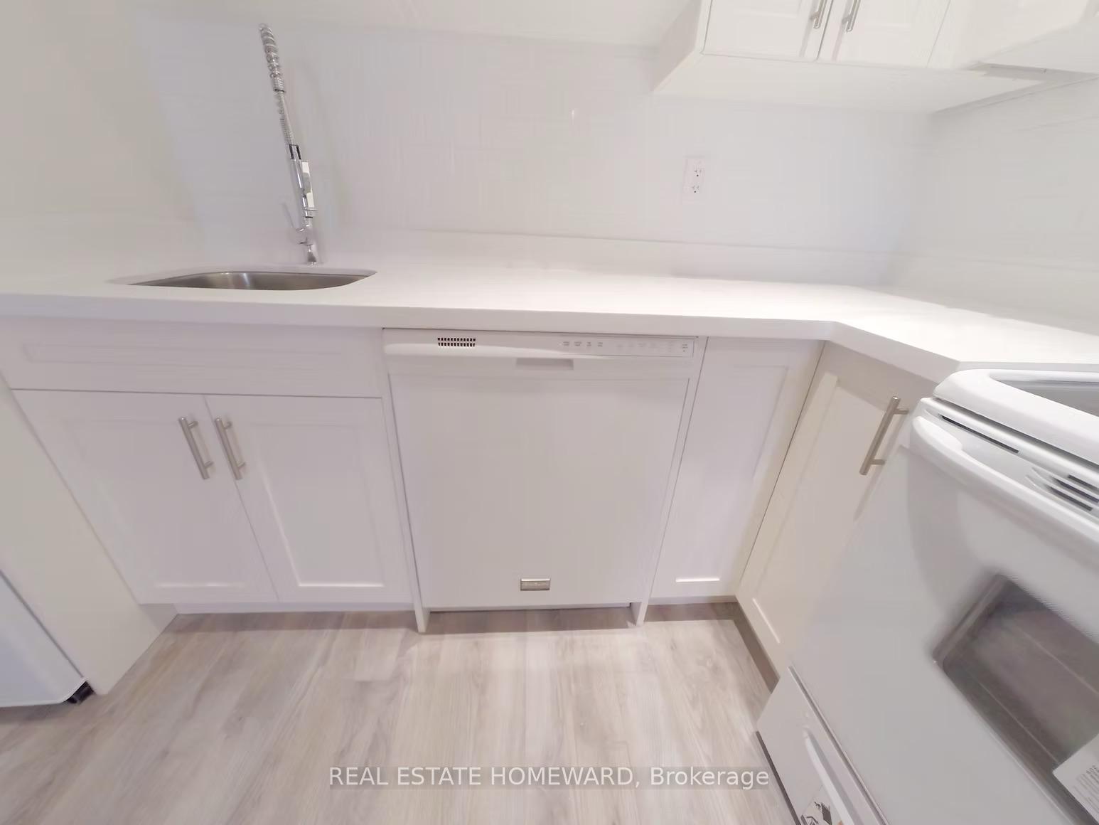 Photo 10 of Unit Lower, 186 Hastings Avenue, Toronto, South Riverdale — HOMEH