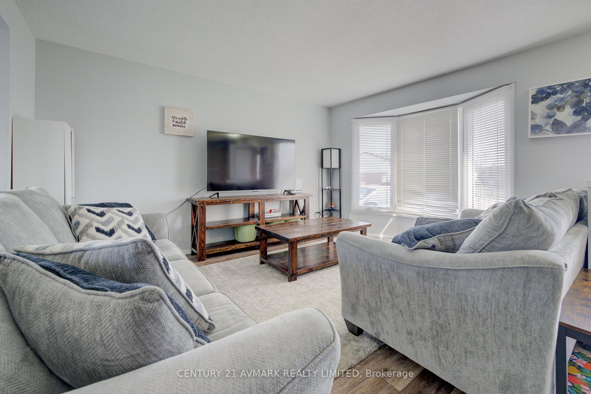 Photo 3 of 78 Manley Crescent, Thorold, Confederation Heights — HOMEH