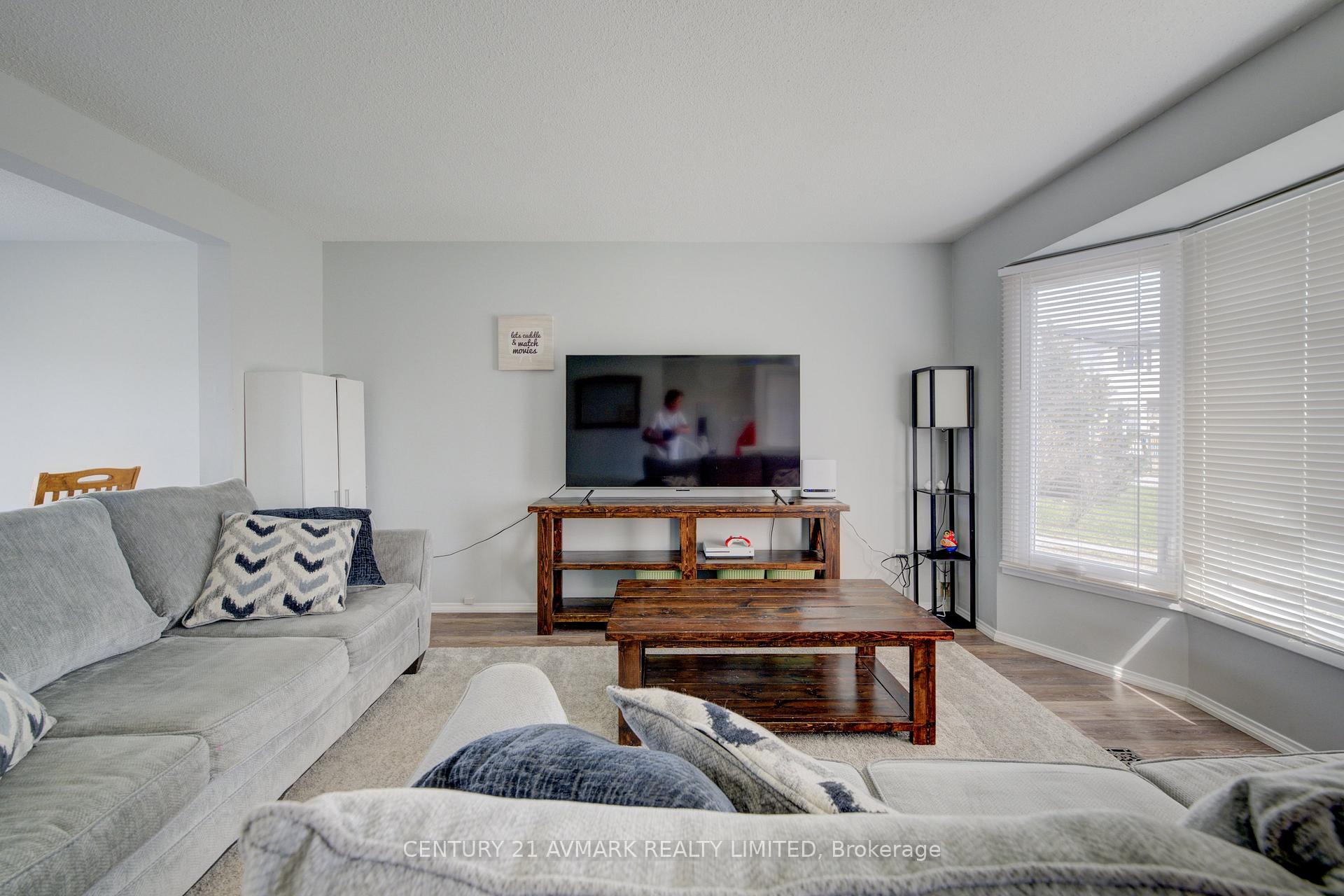 Photo 4 of 78 Manley Crescent, Thorold, Confederation Heights — HOMEH