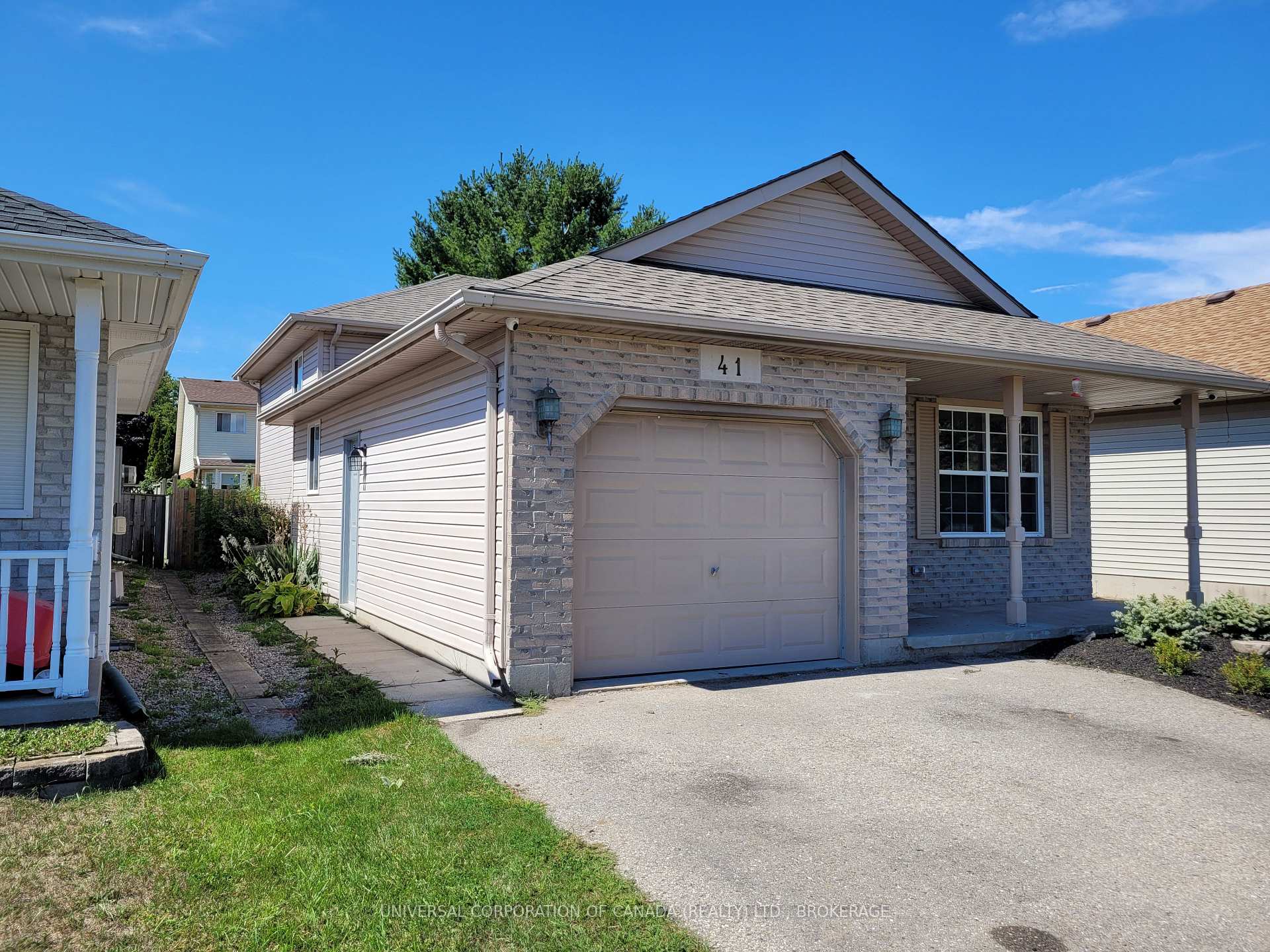 Photo 2 of 41 Peach Street, Tillsonburg — HOMEH