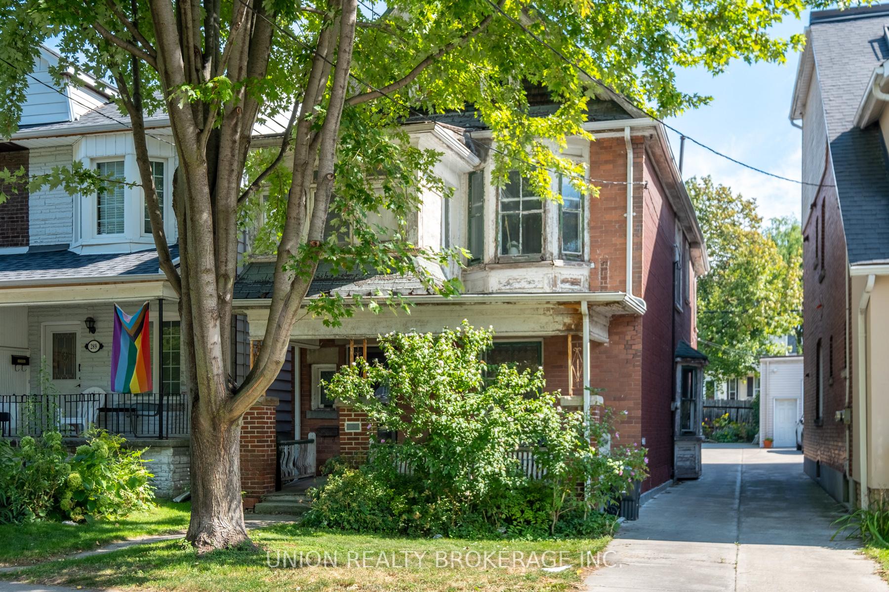 Front of 287 Ashdale Avenue