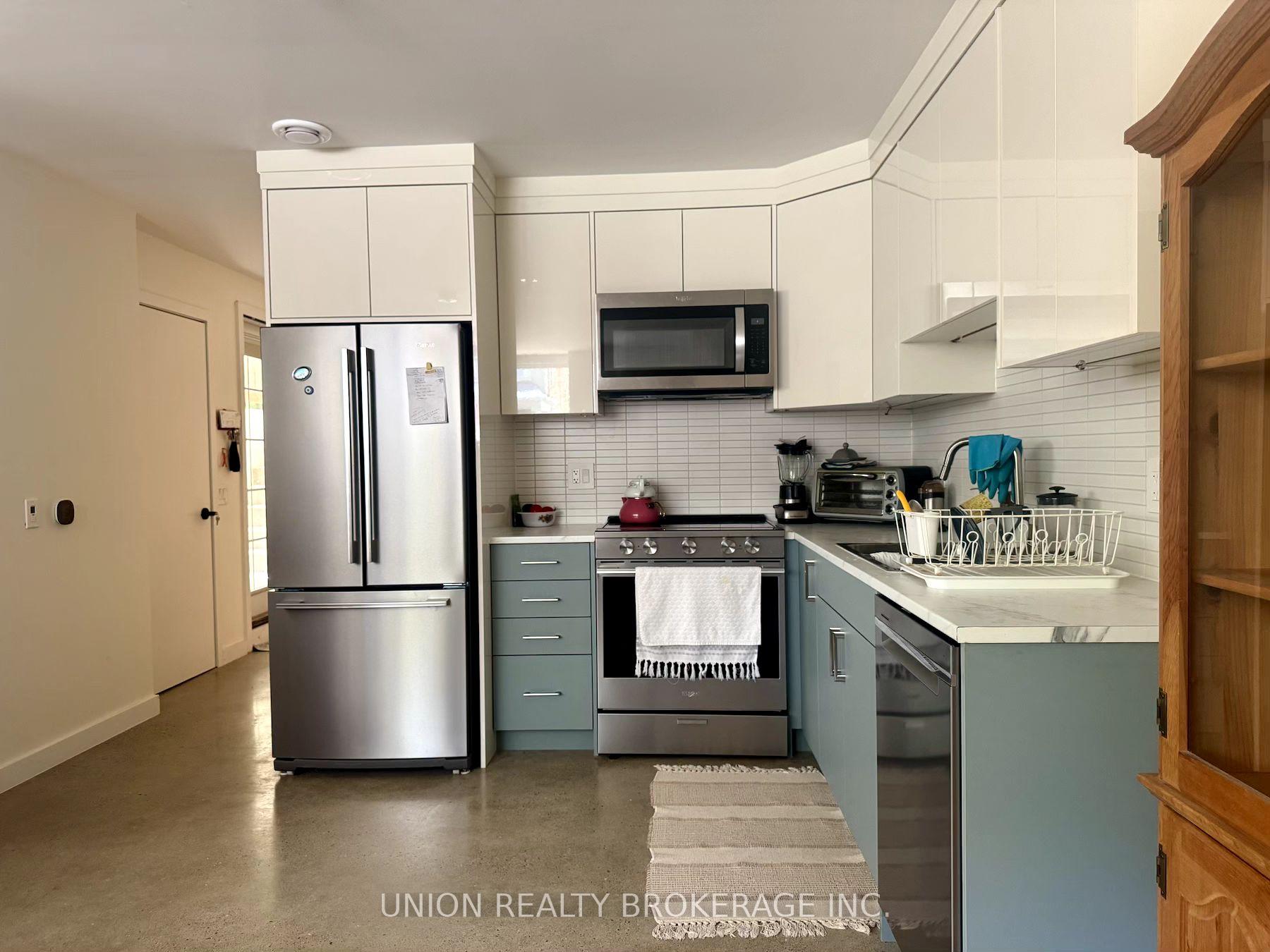 Photo 2 of Unit Lower, 148 Golfview Avenue, Toronto, East End-Danforth — HOMEH