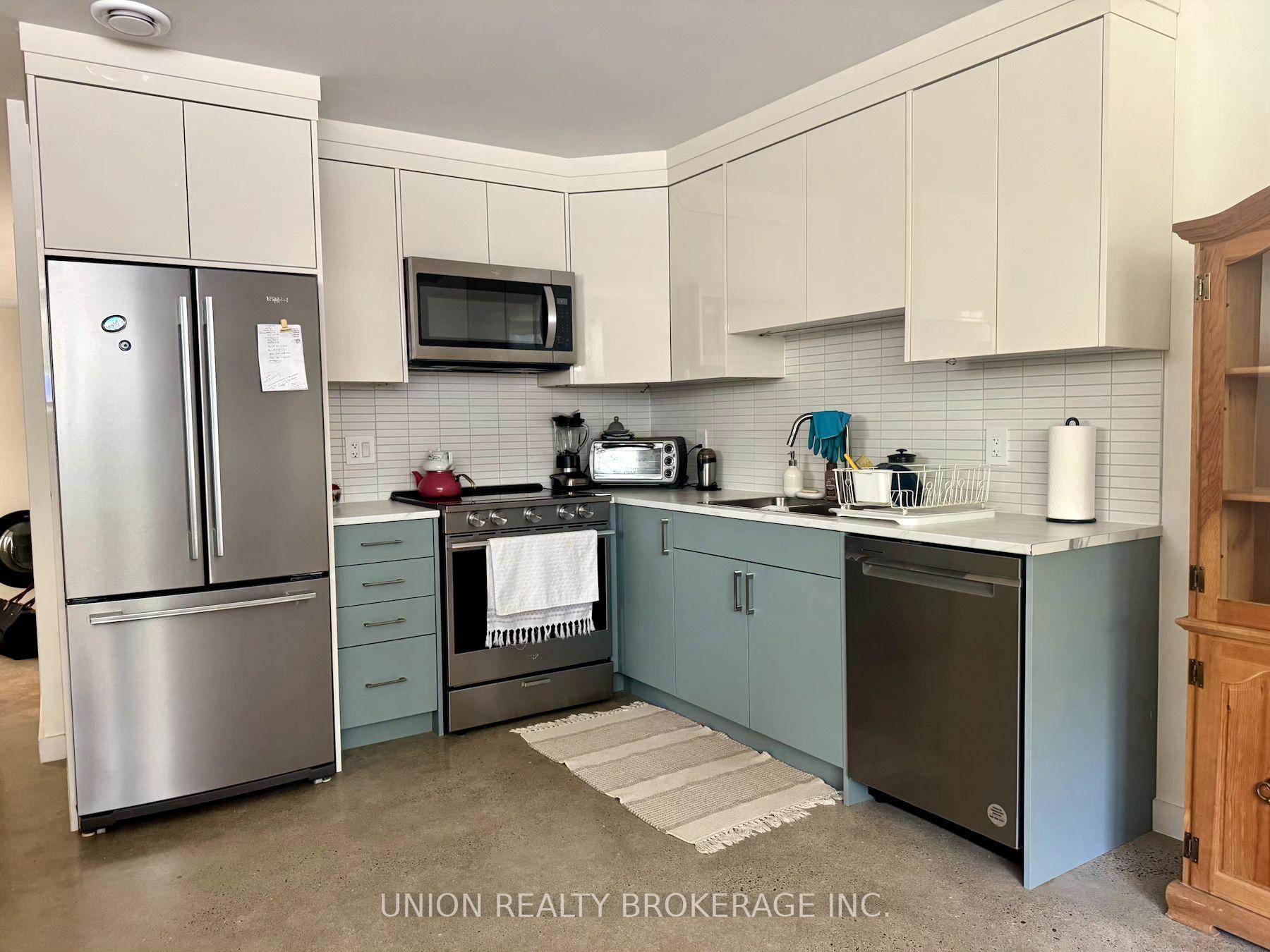 Photo 3 of Unit Lower, 148 Golfview Avenue, Toronto, East End-Danforth — HOMEH