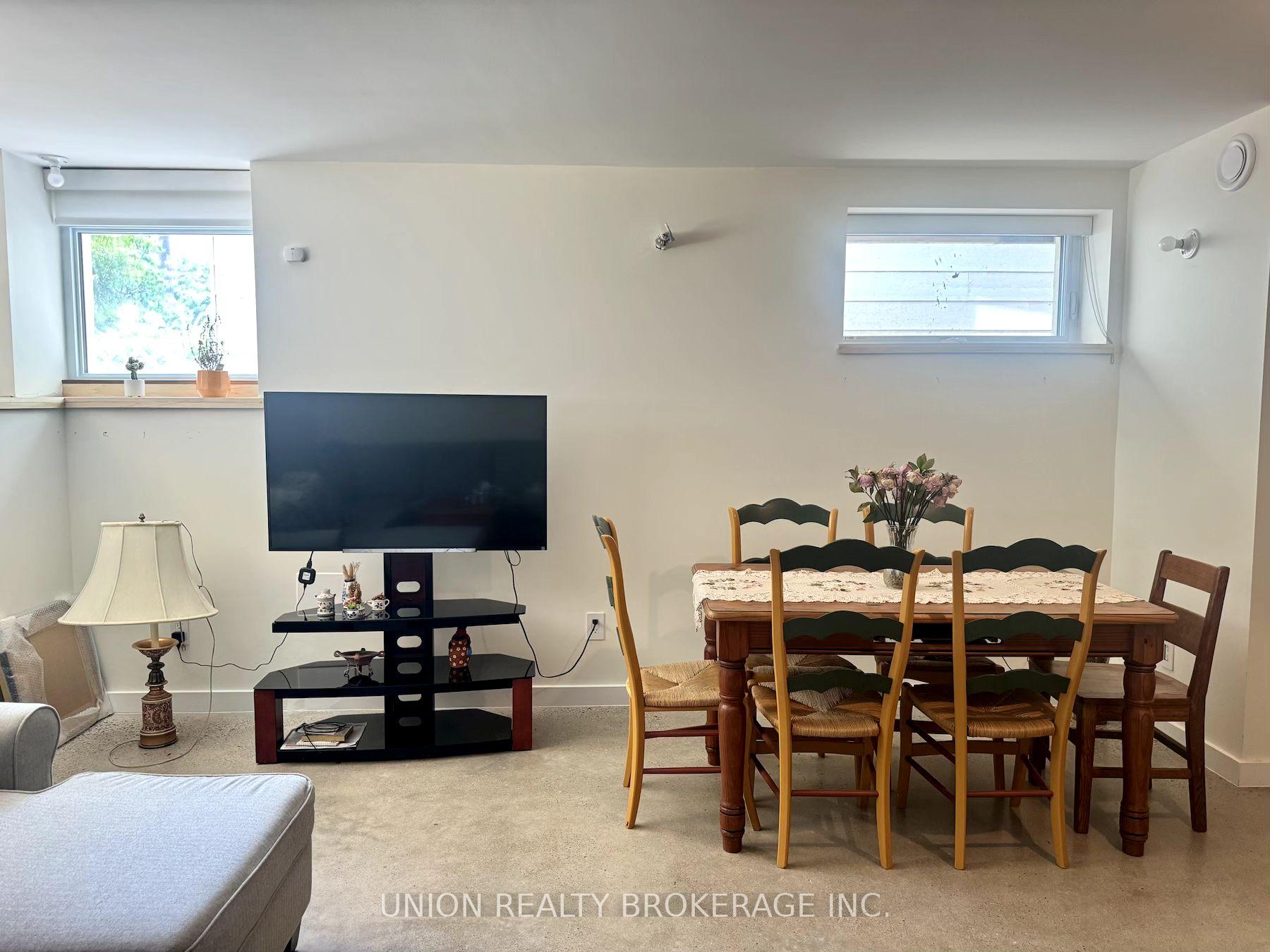 Photo 5 of Unit Lower, 148 Golfview Avenue, Toronto, East End-Danforth — HOMEH
