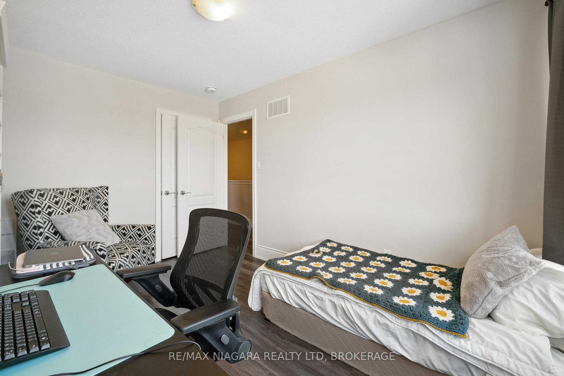Photo 1 of 55 Sunset Way, Thorold, Rolling Meadows — HOMEH