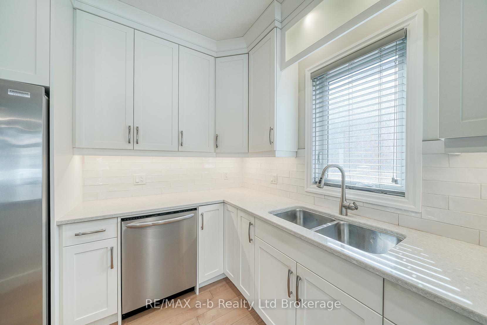 Photo 16 of 37 Lowrie Crescent, Tillsonburg — HOMEH