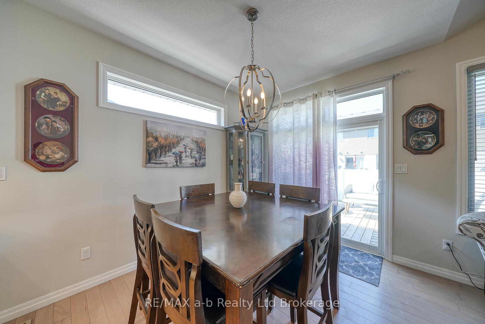 Photo 19 of 37 Lowrie Crescent, Tillsonburg — HOMEH
