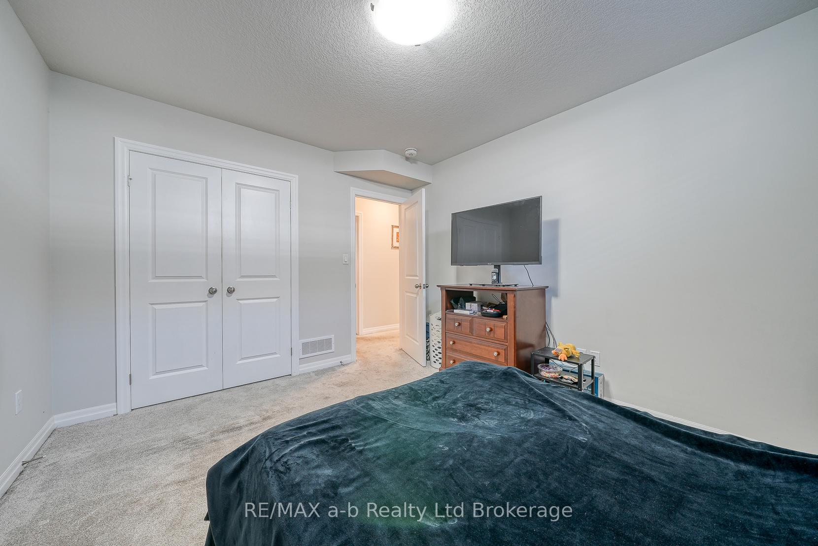 Photo 35 of 37 Lowrie Crescent, Tillsonburg — HOMEH