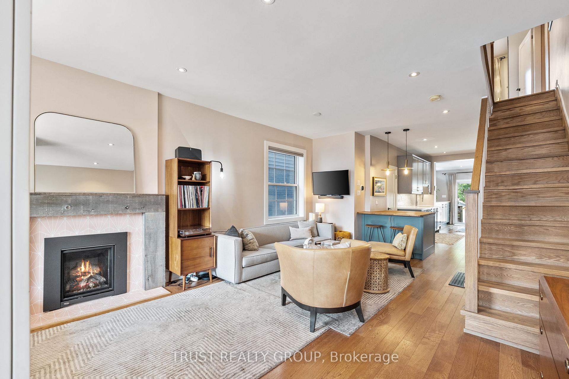 Photo 4 of 262 Queensdale Avenue, Toronto, Danforth Village-East York — HOMEH