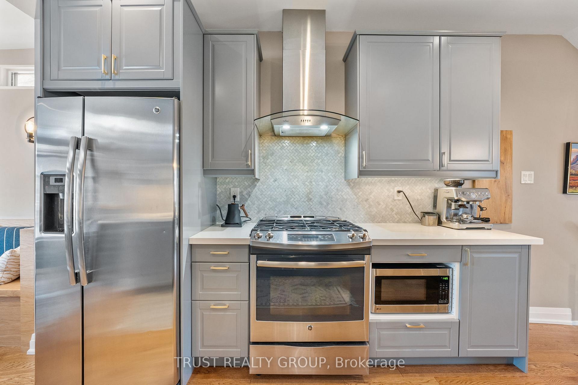 Photo 7 of 262 Queensdale Avenue, Toronto, Danforth Village-East York — HOMEH