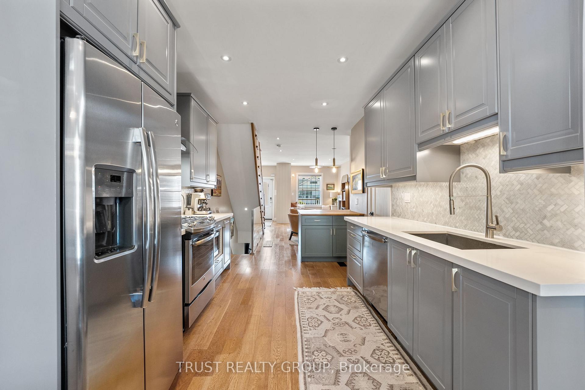 Photo 8 of 262 Queensdale Avenue, Toronto, Danforth Village-East York — HOMEH