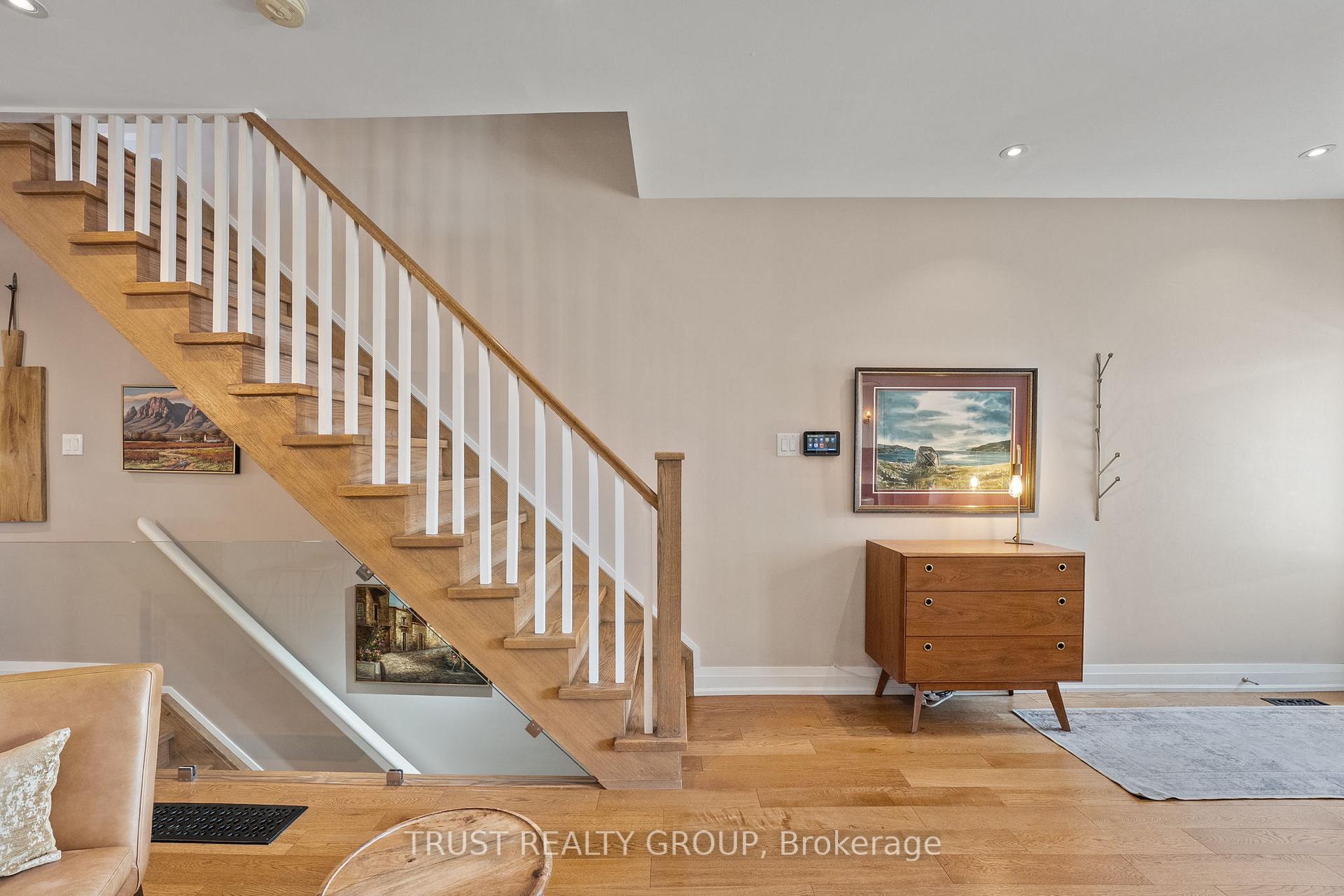 Photo 12 of 262 Queensdale Avenue, Toronto, Danforth Village-East York — HOMEH