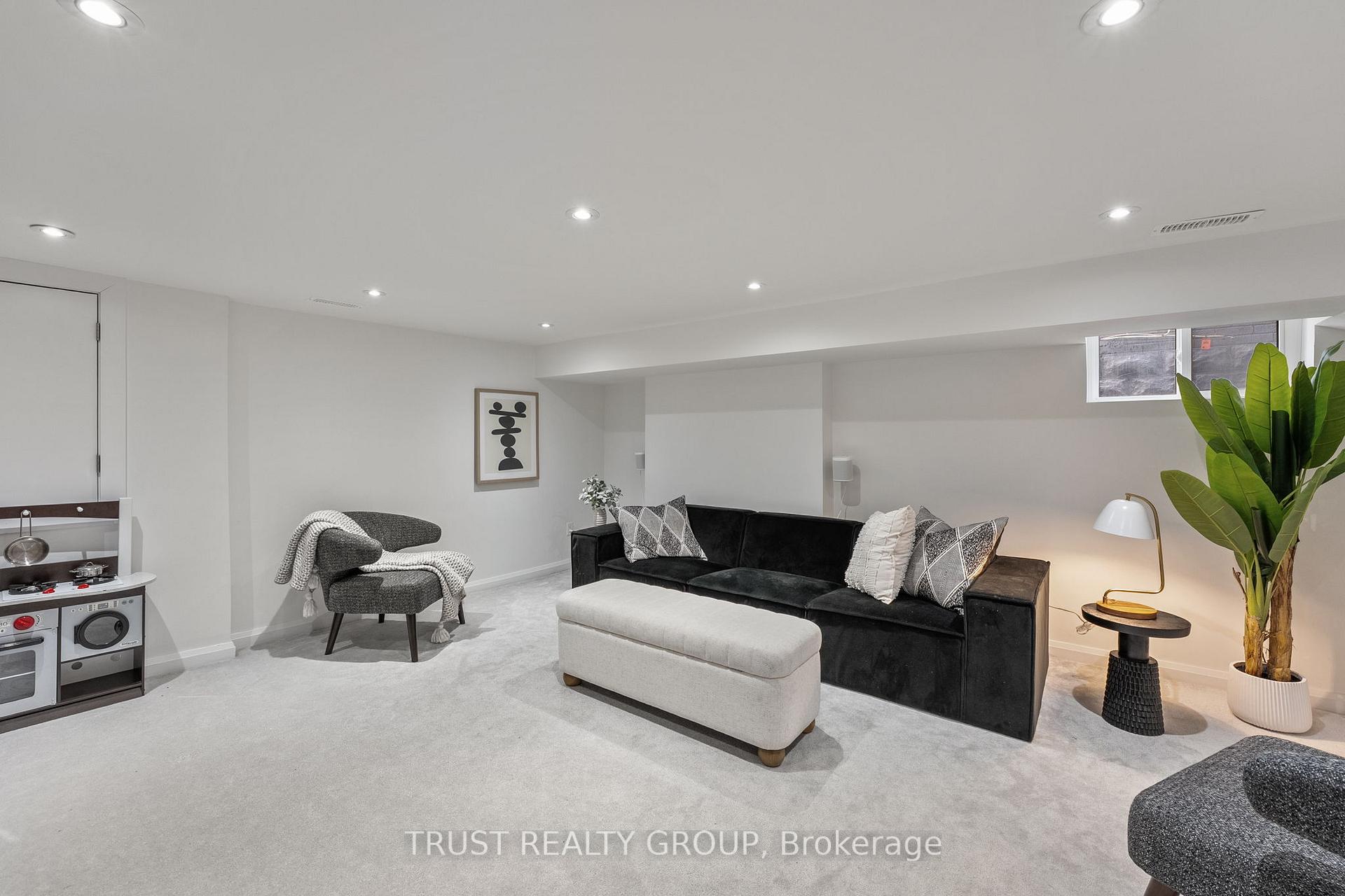 Photo 20 of 262 Queensdale Avenue, Toronto, Danforth Village-East York — HOMEH