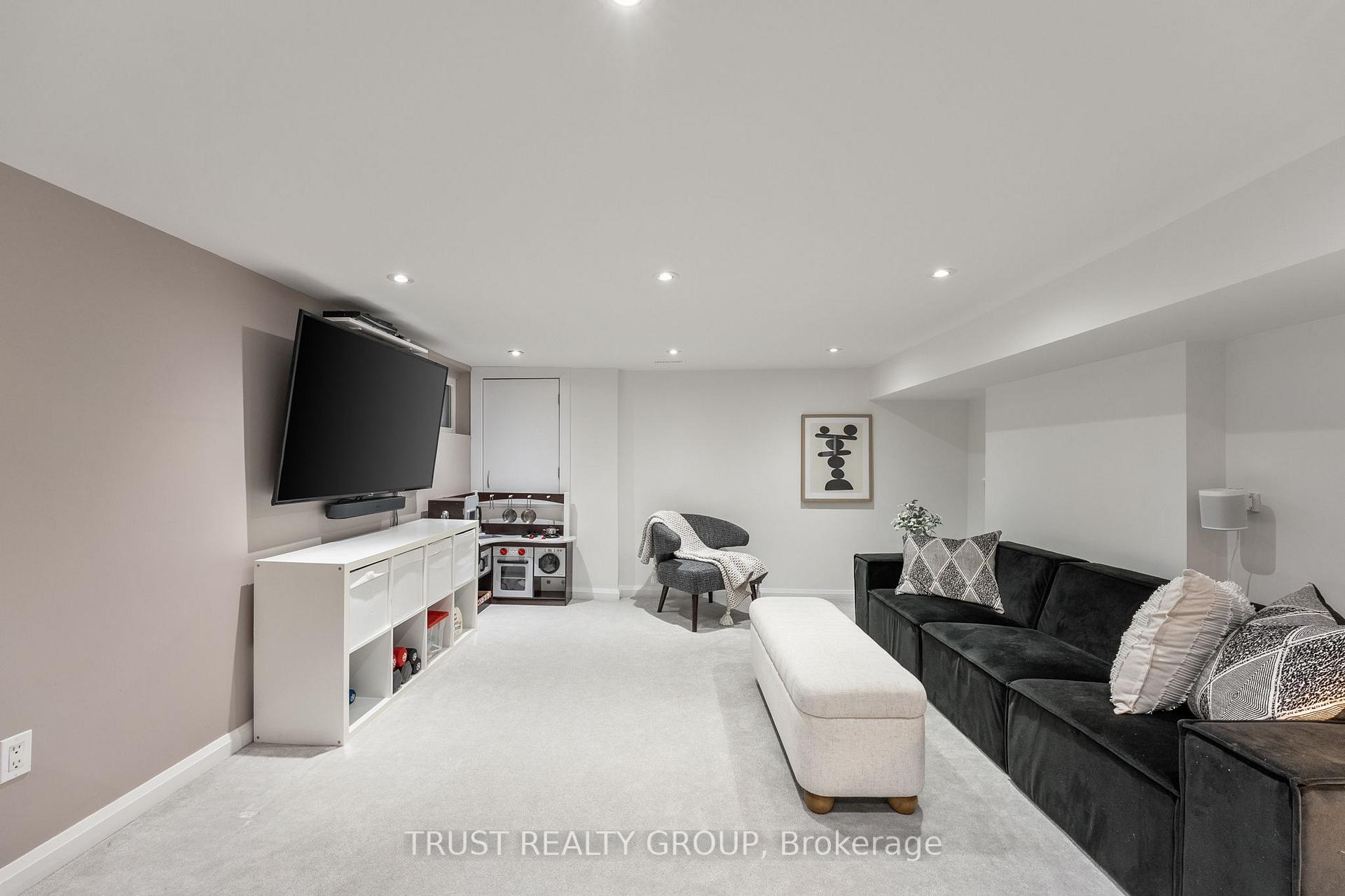 Photo 21 of 262 Queensdale Avenue, Toronto, Danforth Village-East York — HOMEH