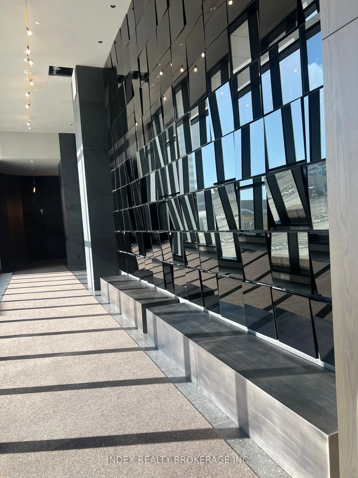 Photo 5 of Unit 4702, 8 Interchange Way, Vaughan, Vaughan Corporate Centre — HOMEH