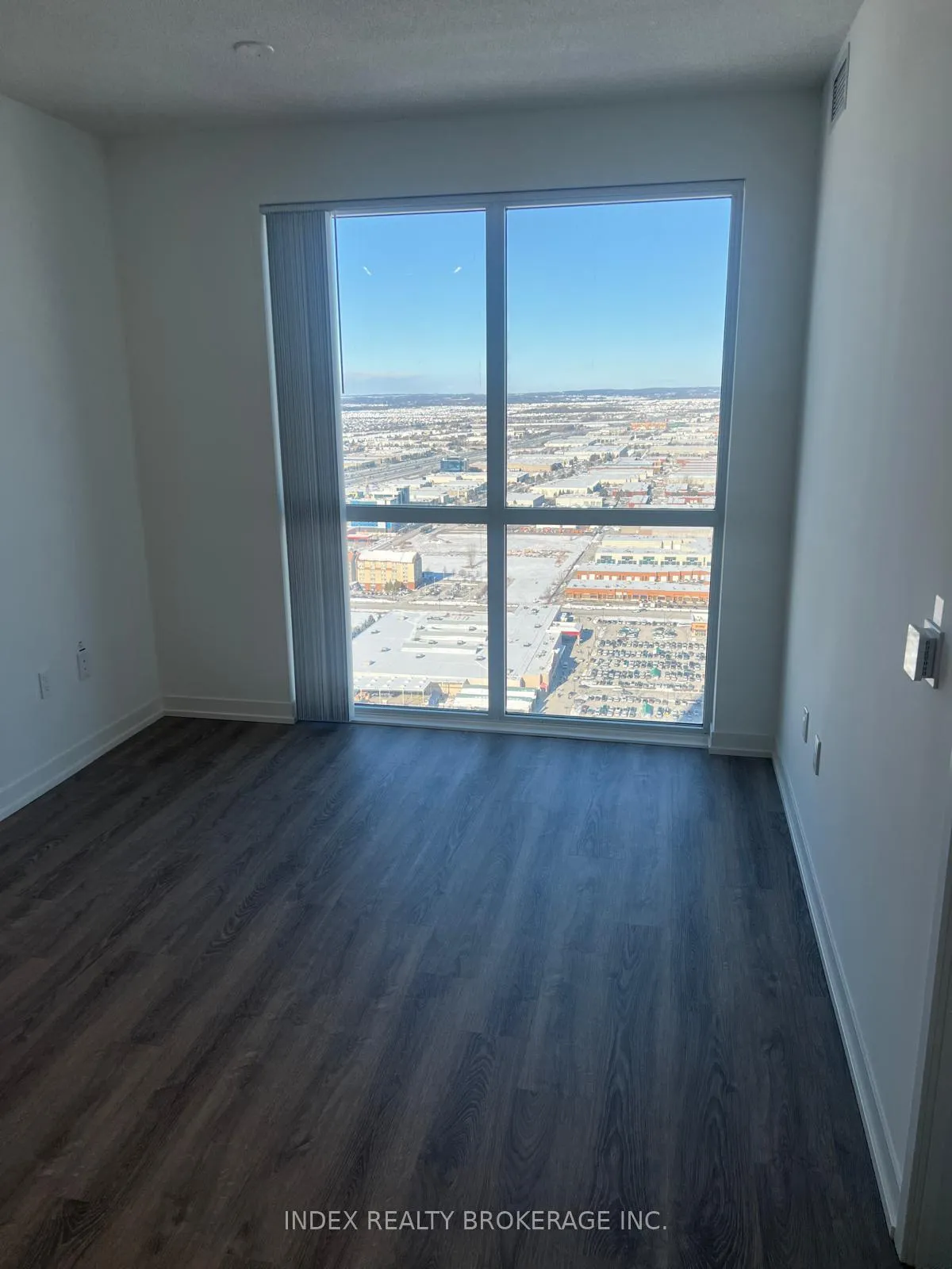 Photo 10 of Unit 4702, 8 Interchange Way, Vaughan, Vaughan Corporate Centre — HOMEH