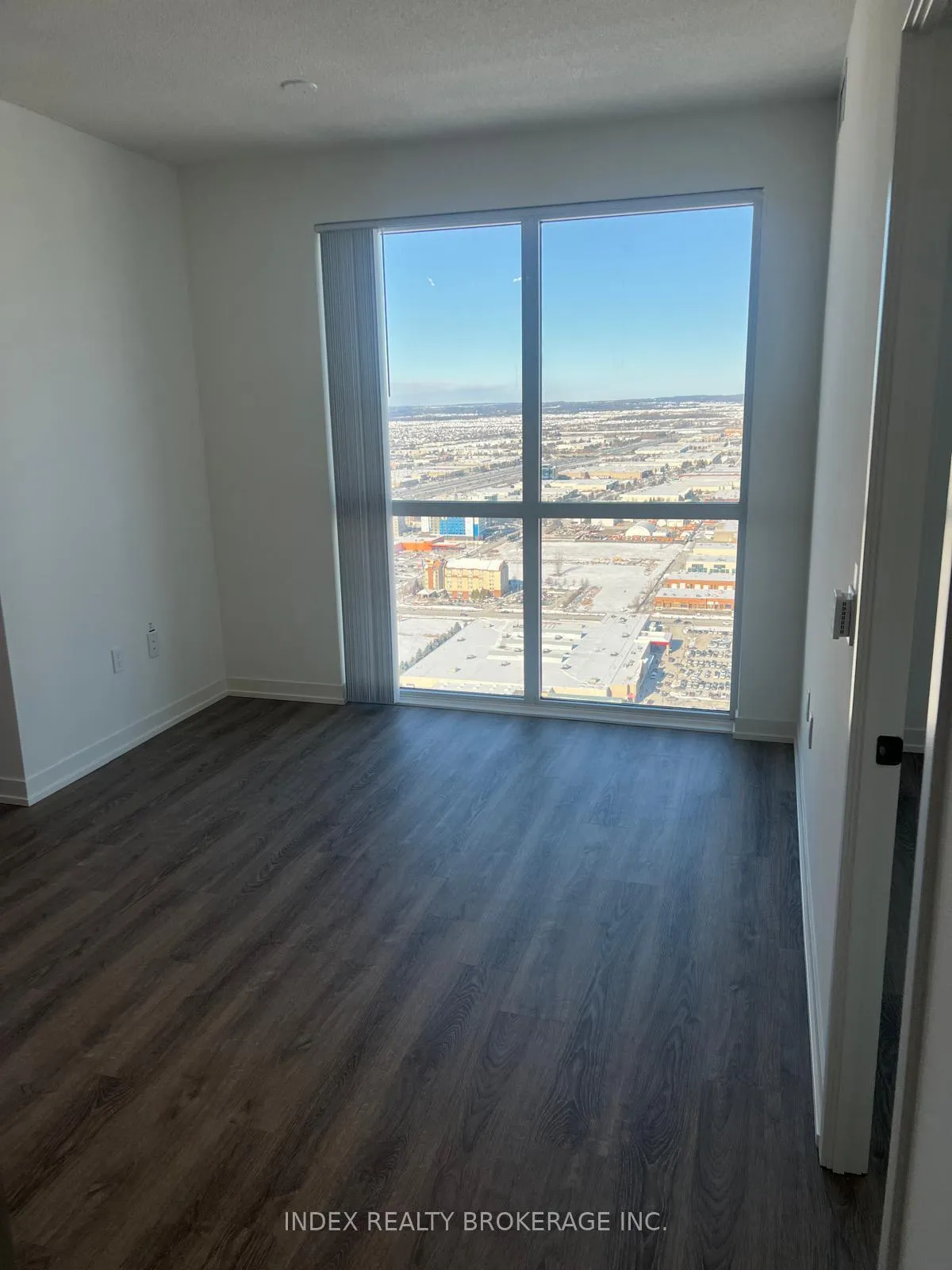Photo 13 of Unit 4702, 8 Interchange Way, Vaughan, Vaughan Corporate Centre — HOMEH