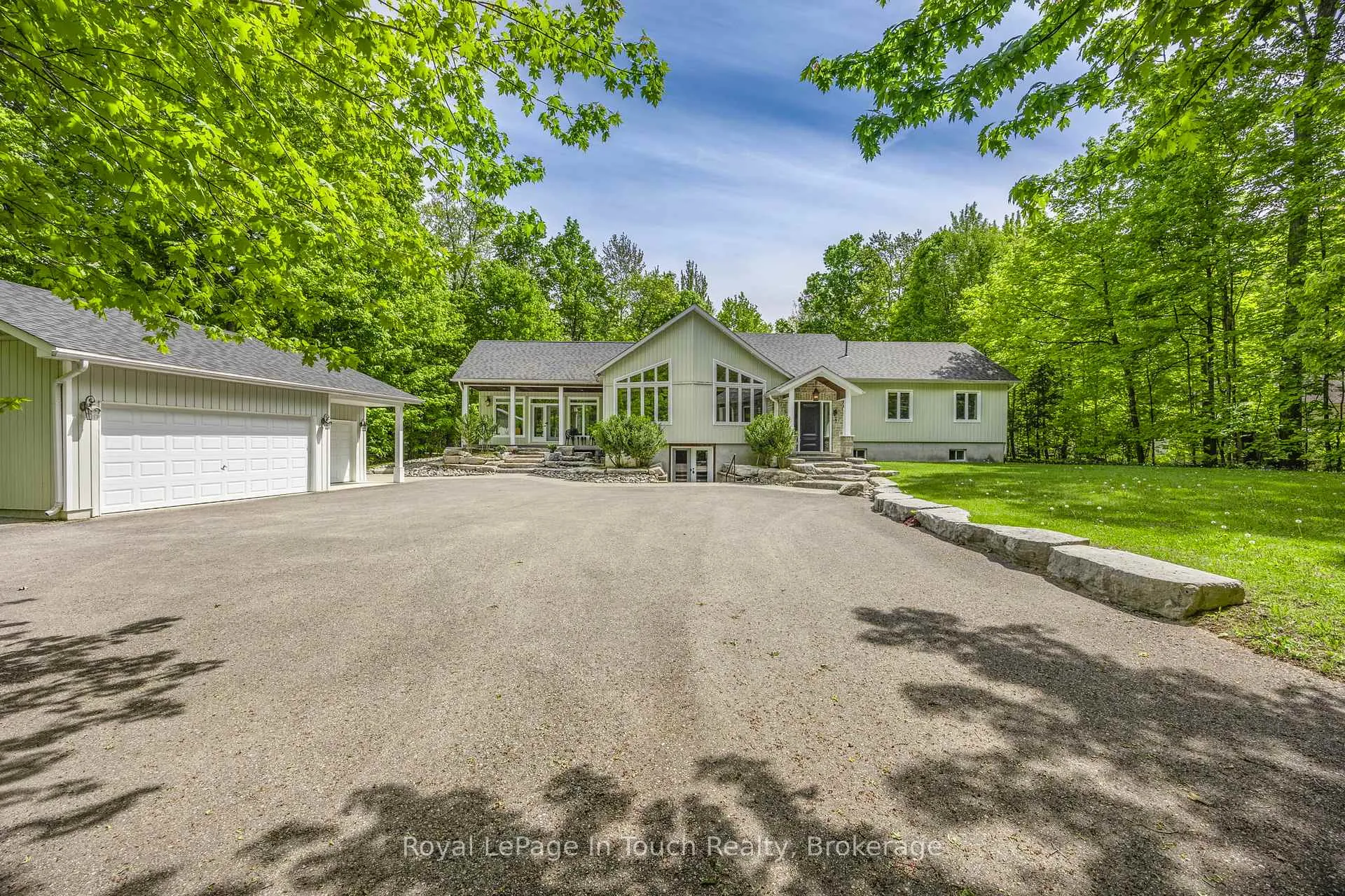 Photo 3 of 726 Pennorth Drive, Tiny, Rural Tiny — HOMEH