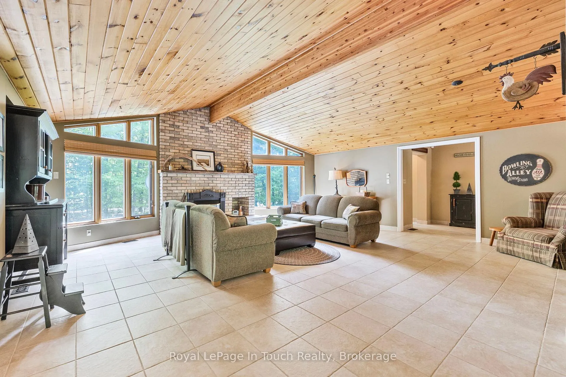 Photo 6 of 726 Pennorth Drive, Tiny, Rural Tiny — HOMEH