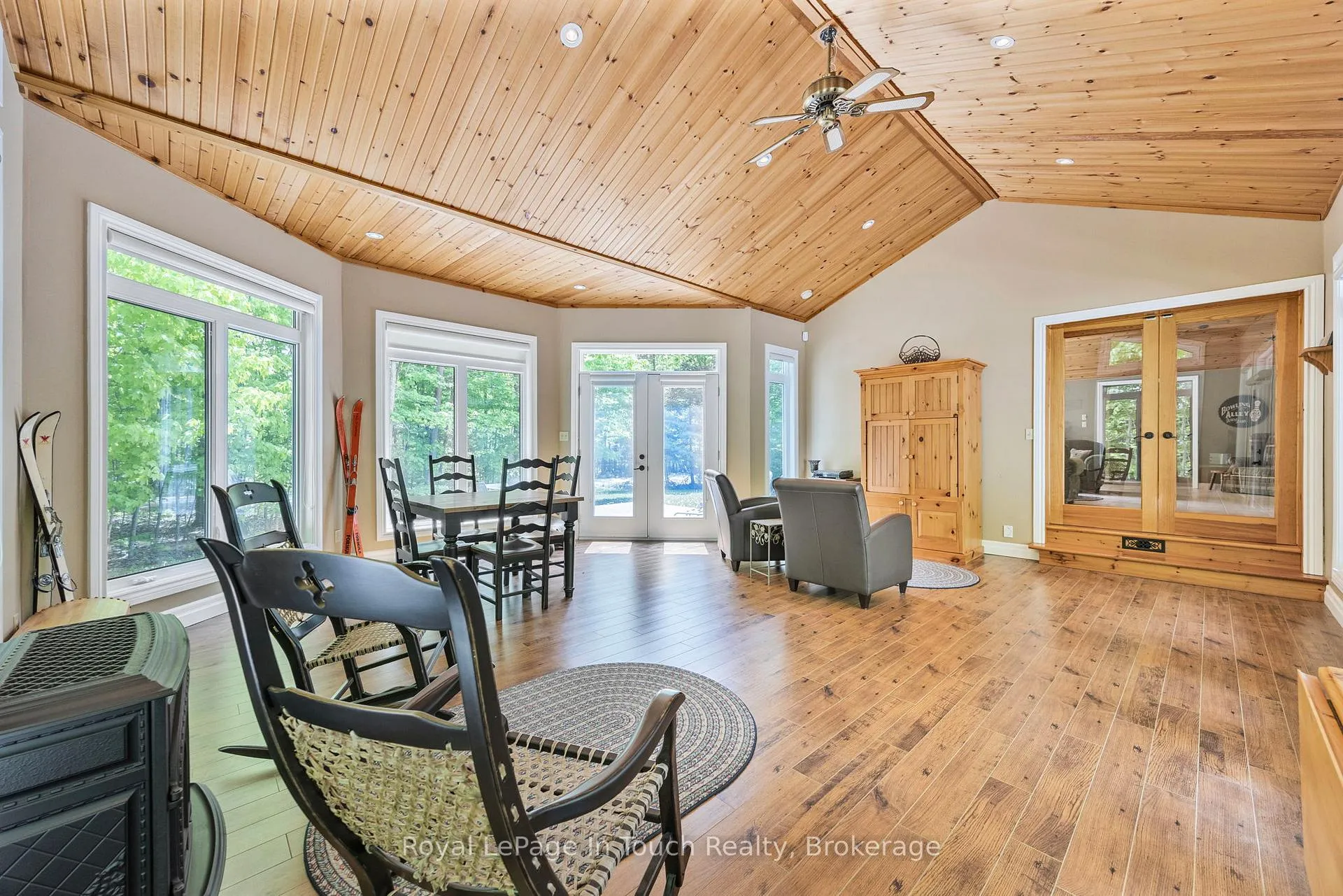 Photo 10 of 726 Pennorth Drive, Tiny, Rural Tiny — HOMEH
