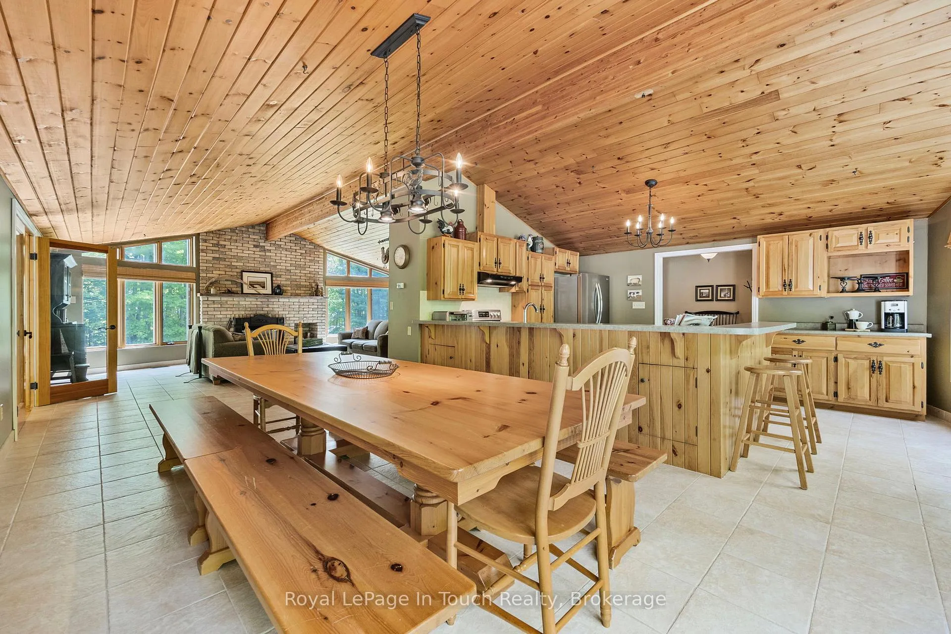 Photo 12 of 726 Pennorth Drive, Tiny, Rural Tiny — HOMEH