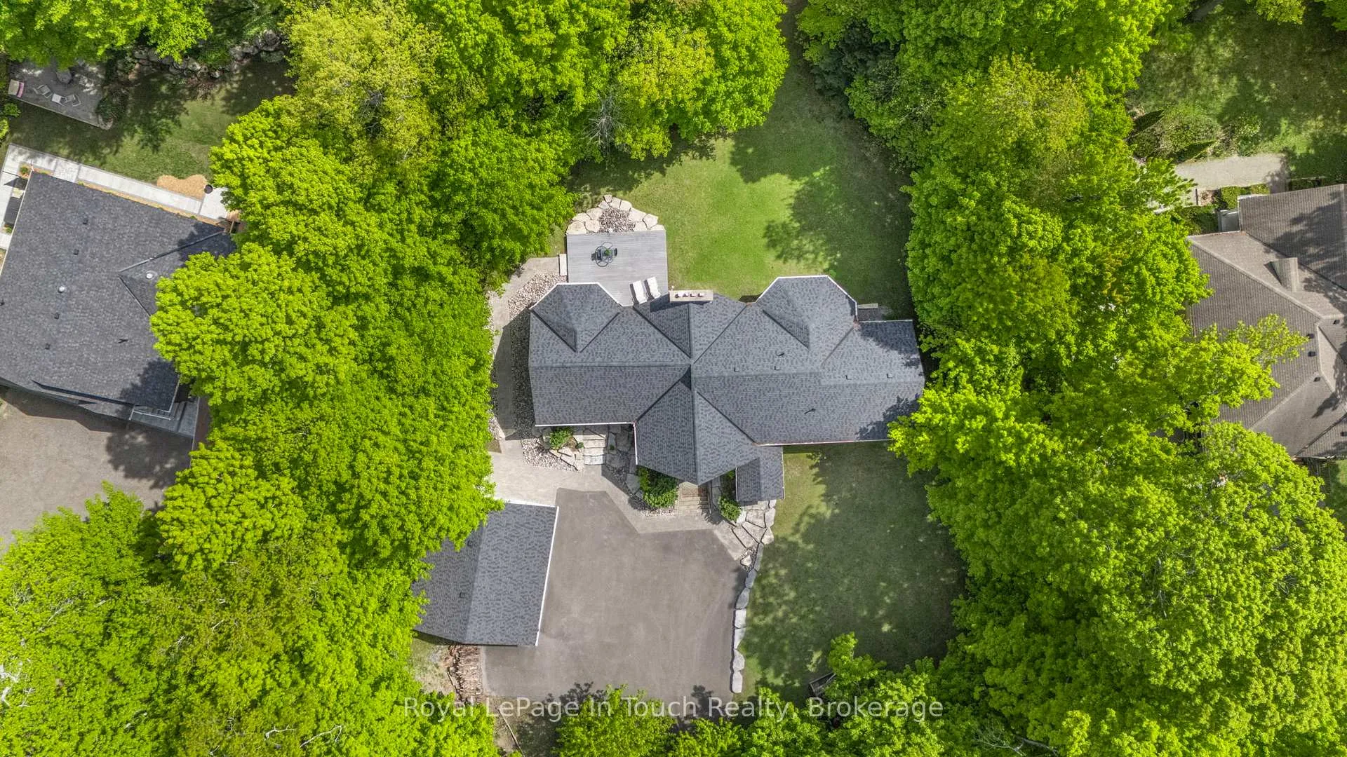 Photo 30 of 726 Pennorth Drive, Tiny, Rural Tiny — HOMEH
