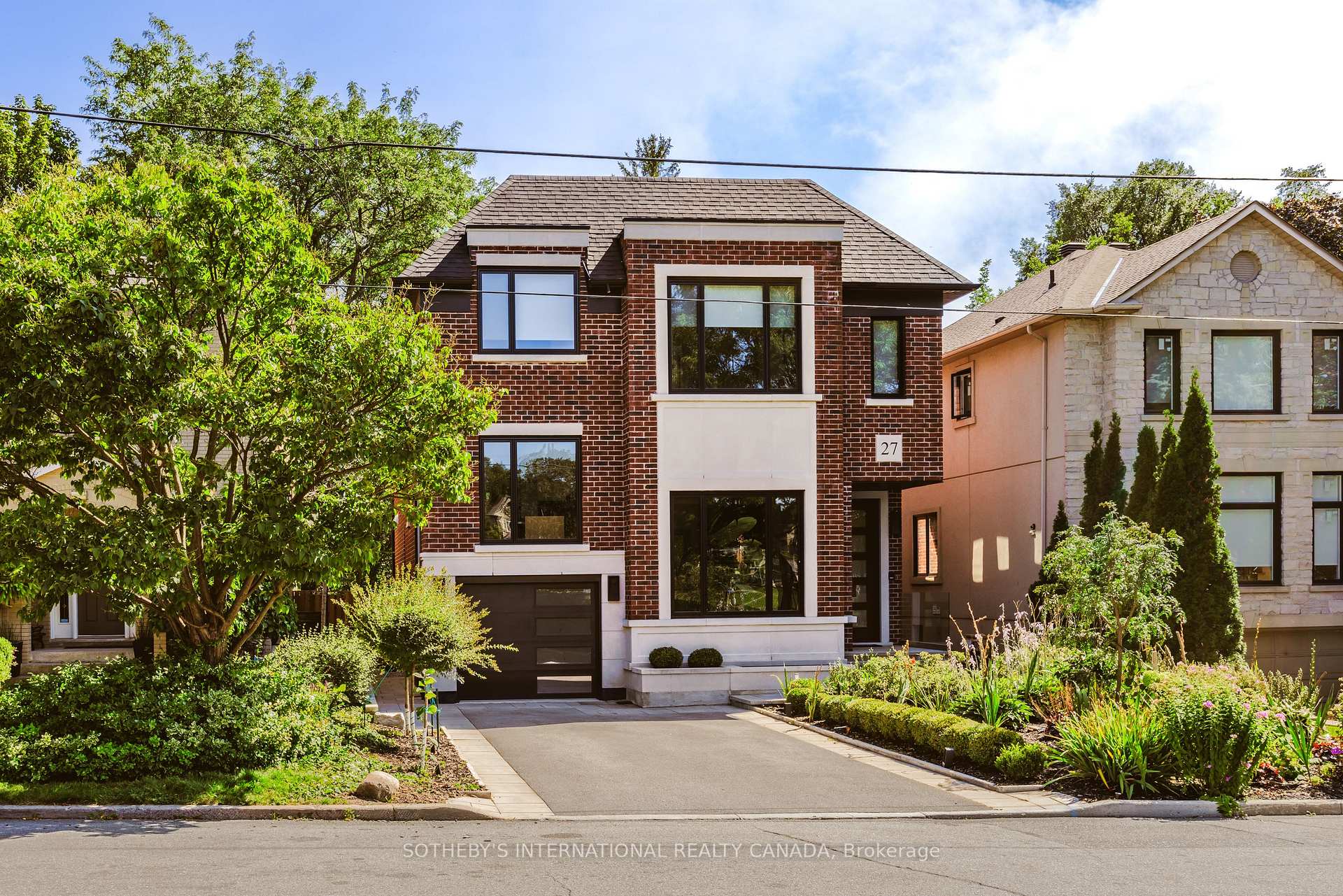 Front of 27 Bannockburn Avenue