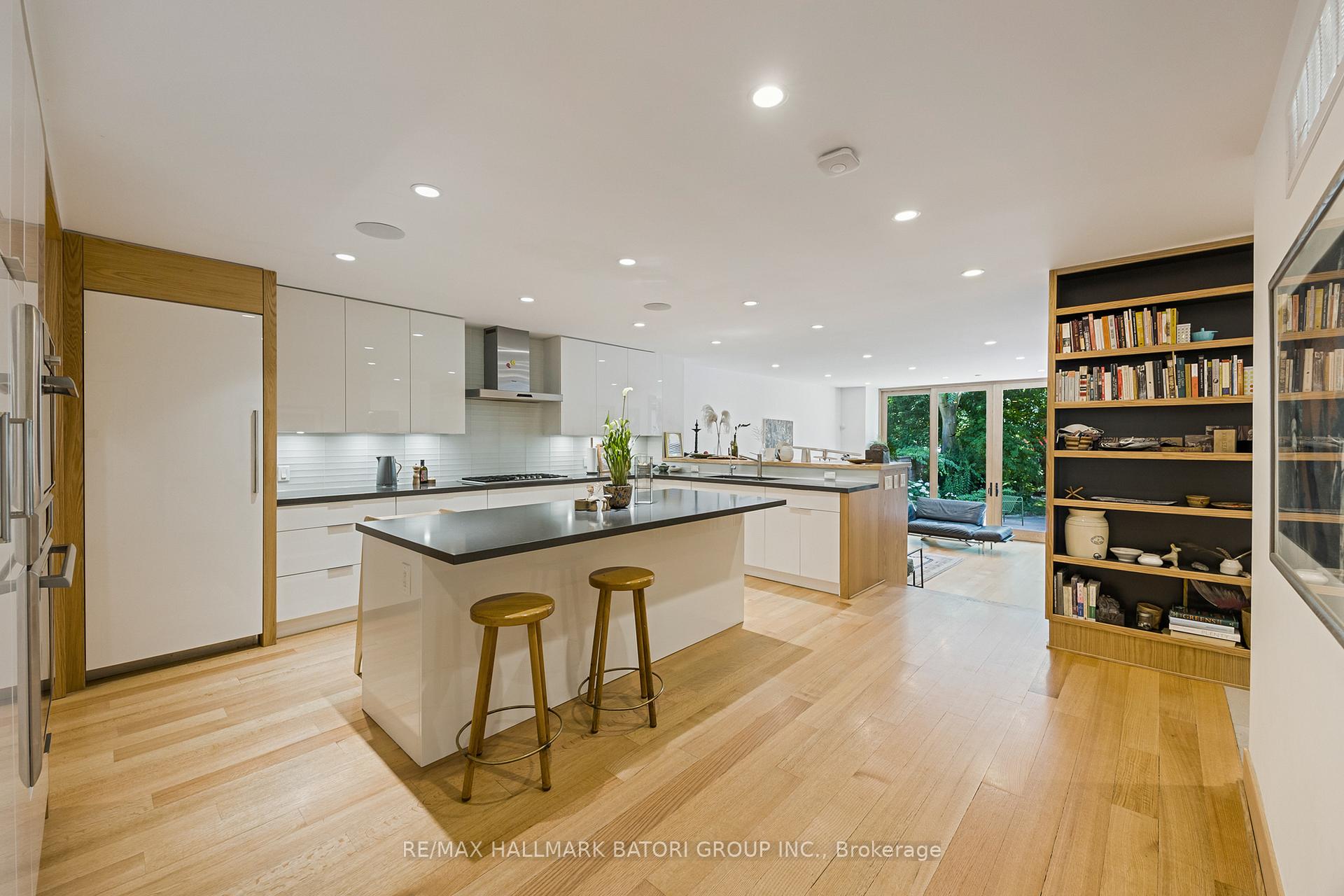Photo 10 of 249 Albany Avenue, Toronto, The Annex — HOMEH