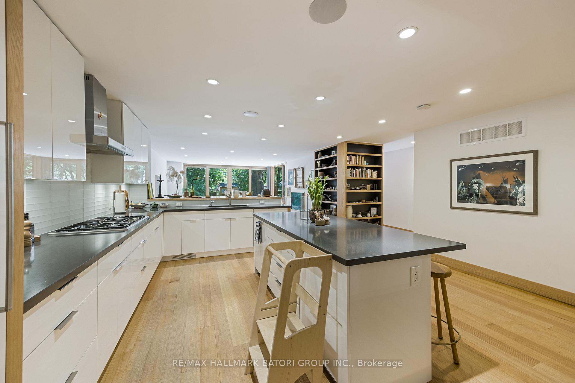Photo 12 of 249 Albany Avenue, Toronto, The Annex — HOMEH