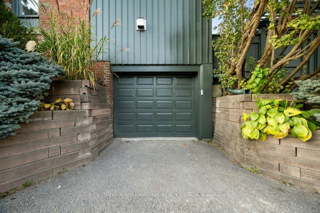 Photo 32 of 3 Poplar Plains Road, Toronto, Casa Loma — HOMEH