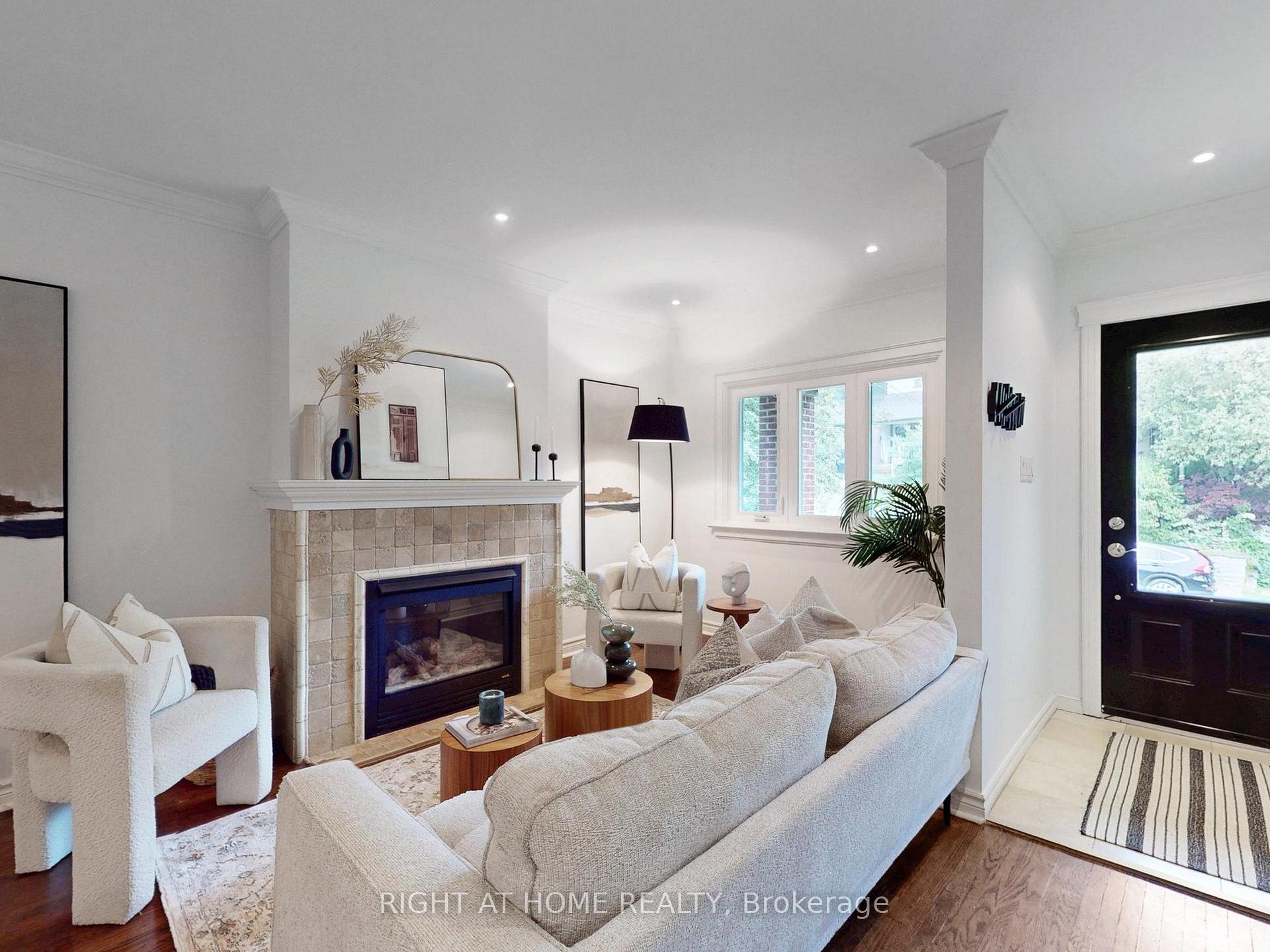 Photo 6 of 18 Kingsmount Park Road, Toronto, Woodbine Corridor — HOMEH