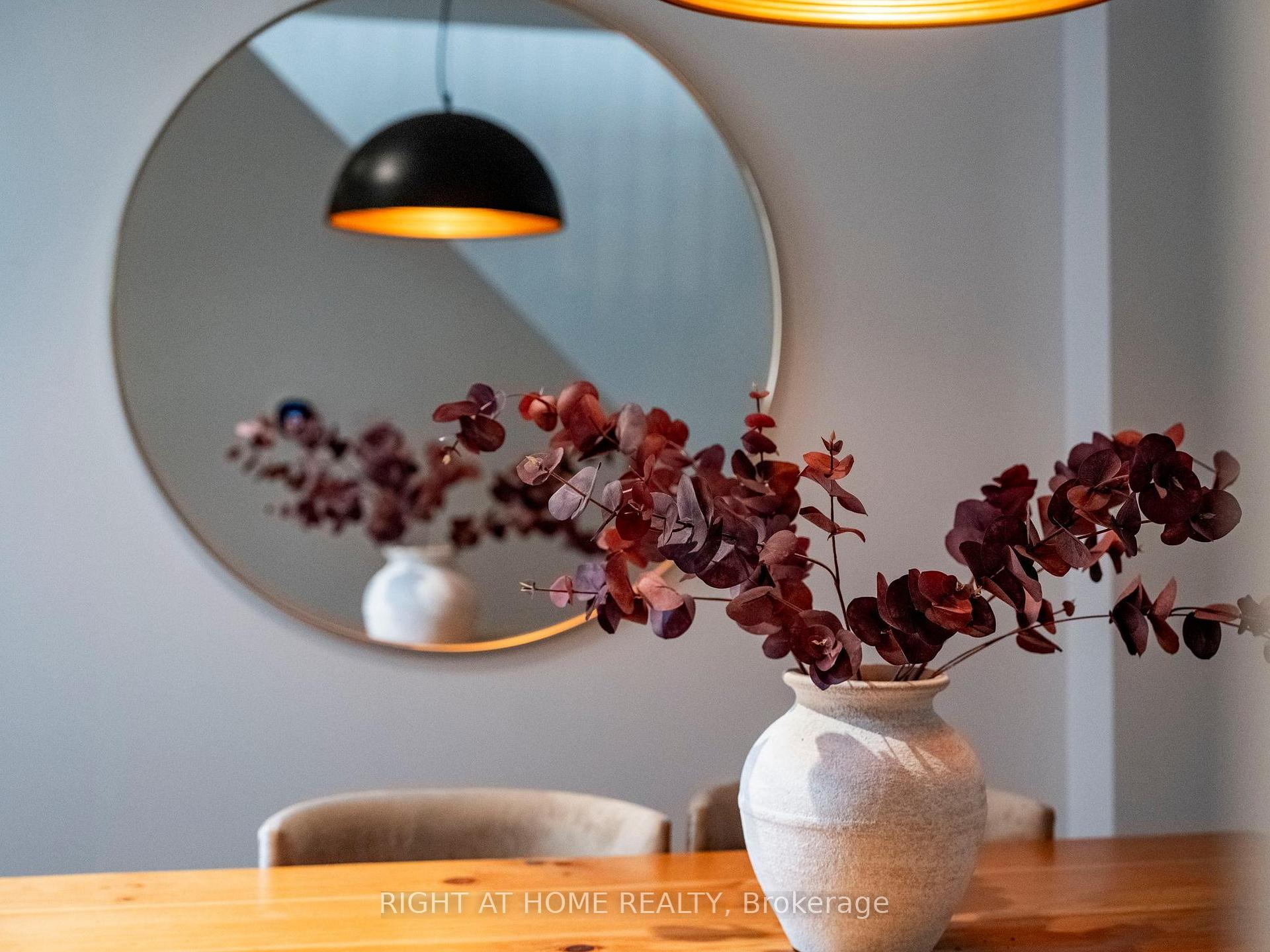 Photo 8 of 18 Kingsmount Park Road, Toronto, Woodbine Corridor — HOMEH