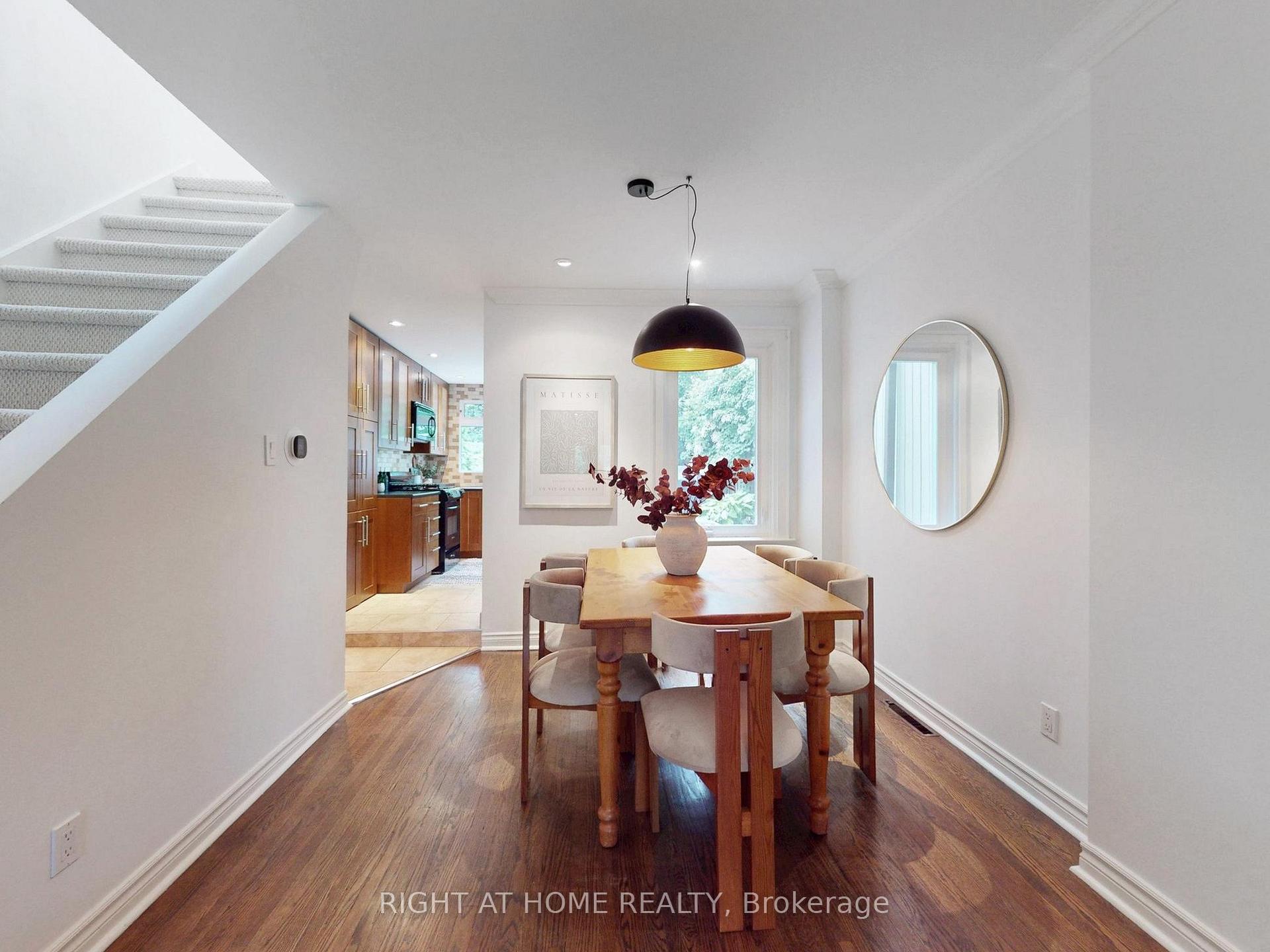 Photo 9 of 18 Kingsmount Park Road, Toronto, Woodbine Corridor — HOMEH