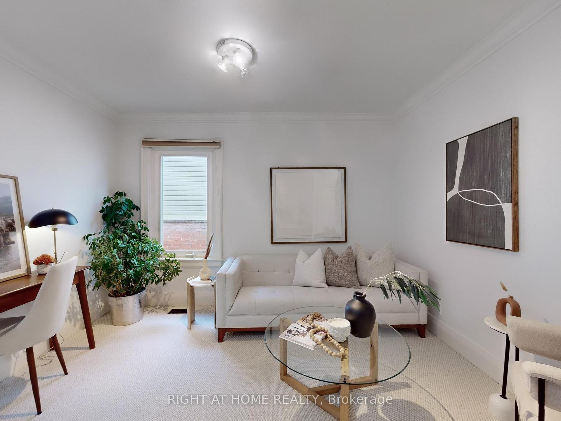Photo 15 of 18 Kingsmount Park Road, Toronto, Woodbine Corridor — HOMEH