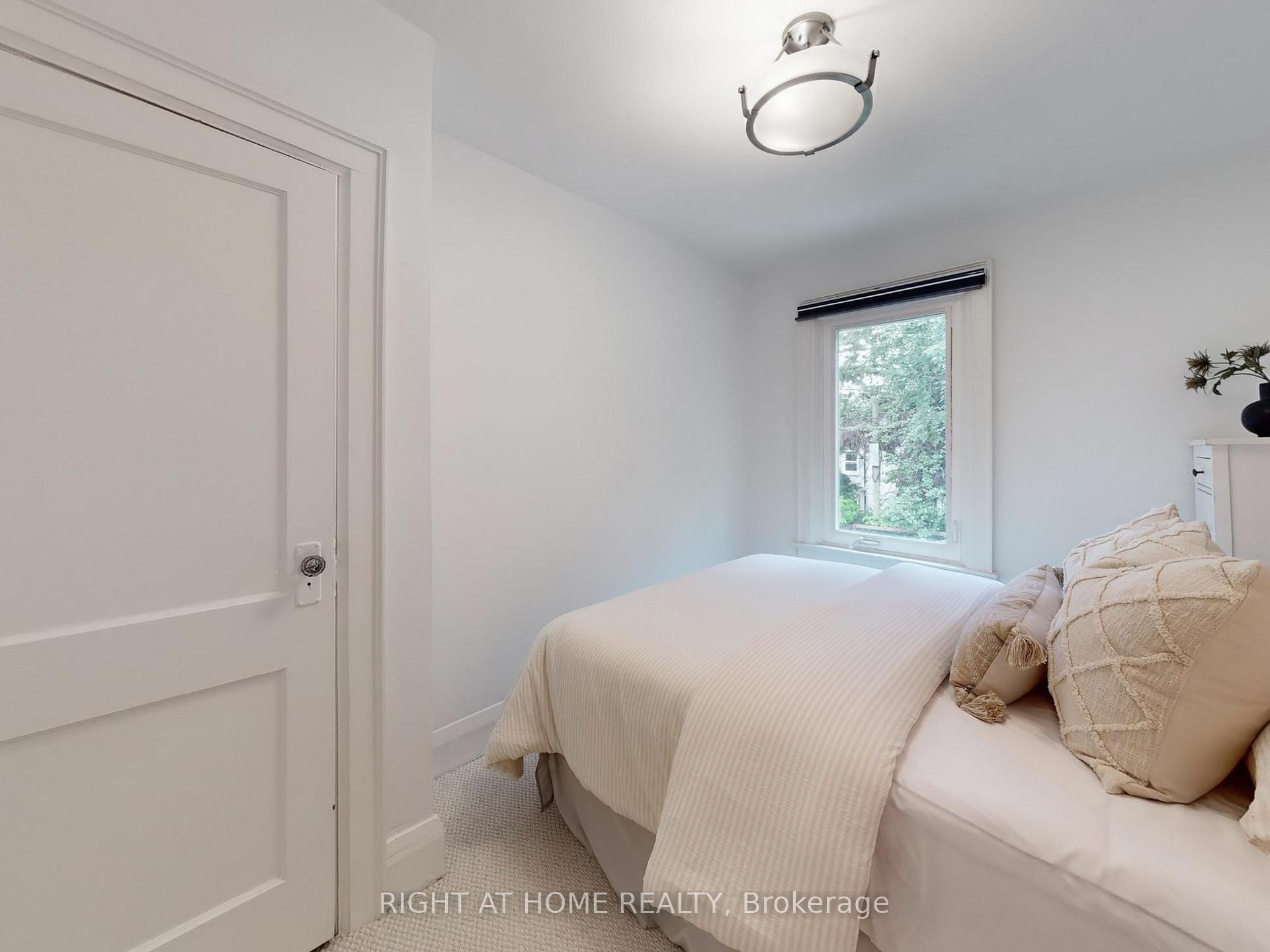 Photo 25 of 18 Kingsmount Park Road, Toronto, Woodbine Corridor — HOMEH