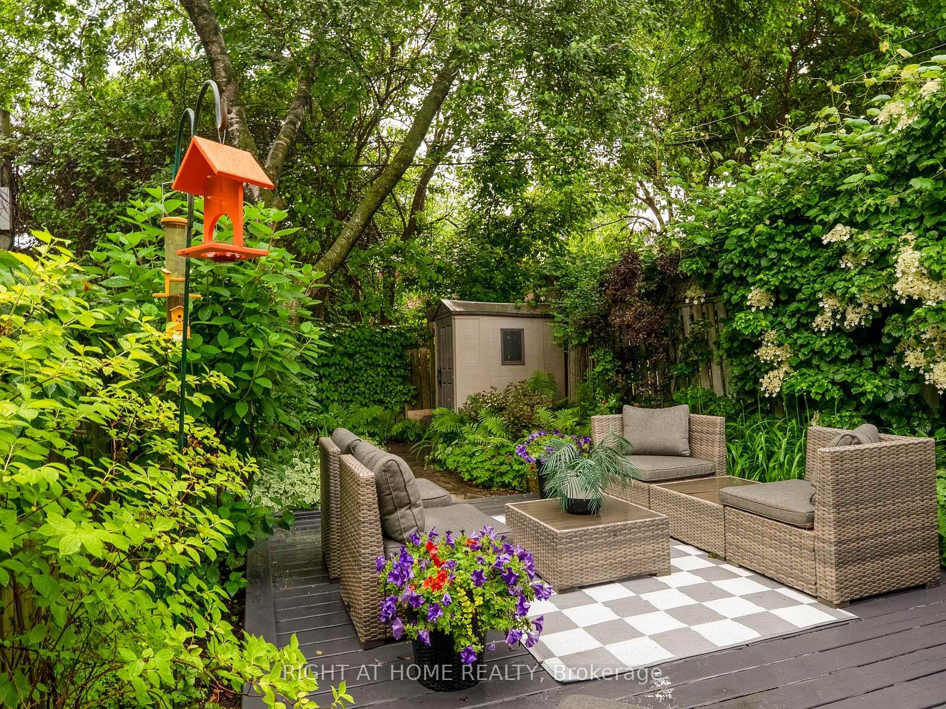 Photo 31 of 18 Kingsmount Park Road, Toronto, Woodbine Corridor — HOMEH