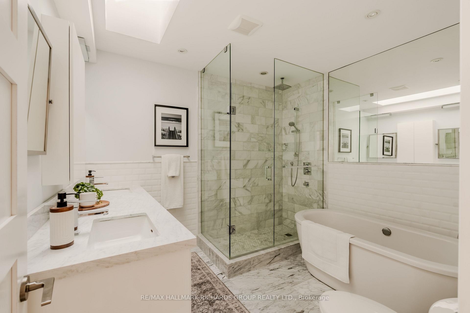 Photo 26 of 138 Ashdale Avenue, Toronto, Greenwood-Coxwell — HOMEH