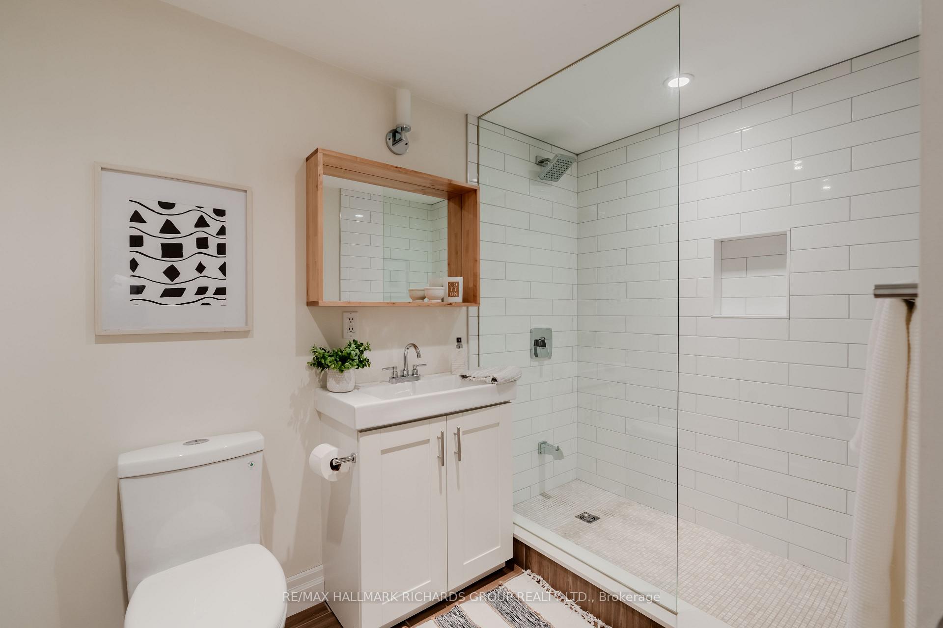 Photo 35 of 138 Ashdale Avenue, Toronto, Greenwood-Coxwell — HOMEH