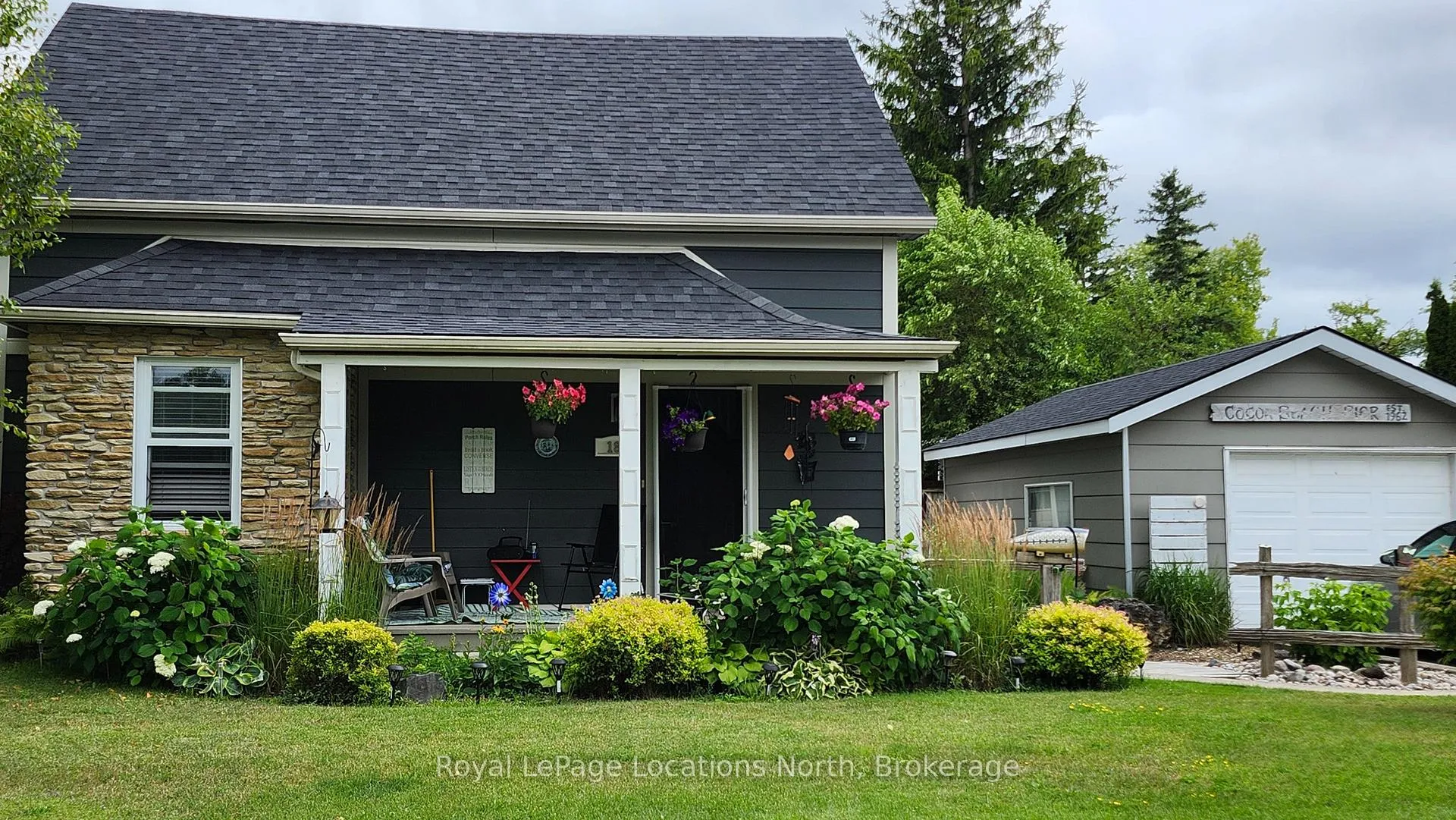 Photo 4 of 180 Ninth Street, Collingwood — HOMEH