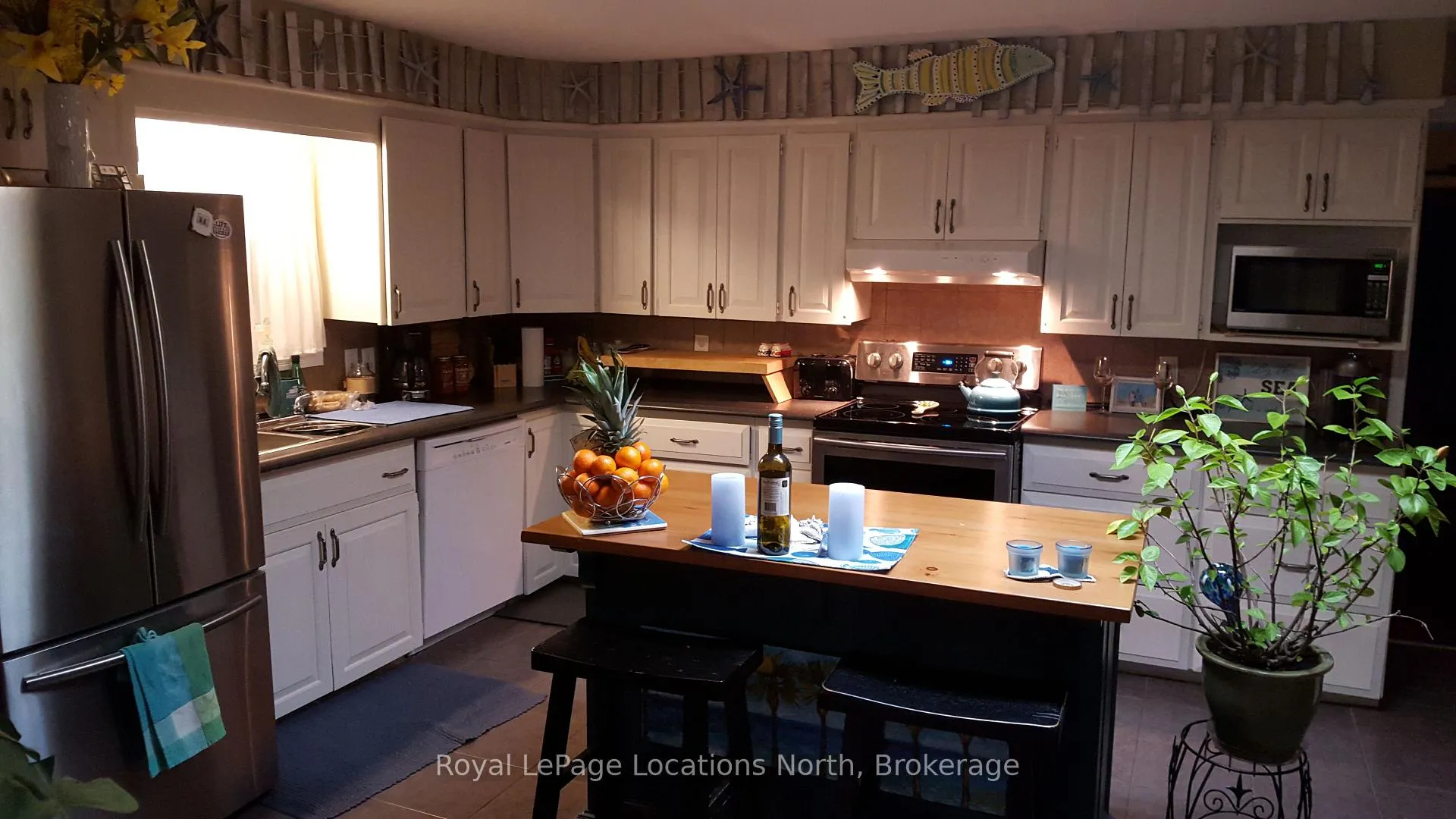 Photo 9 of 180 Ninth Street, Collingwood — HOMEH