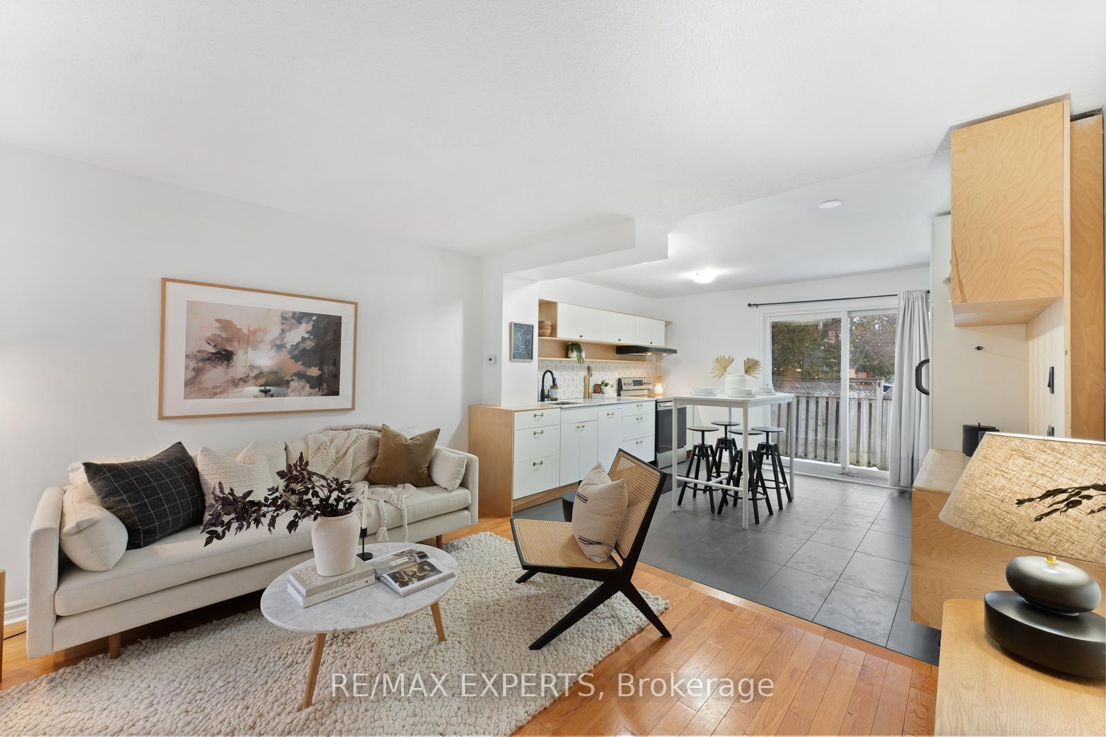 Photo 4 of 433 Melita Crescent, Toronto, Wychwood — HOMEH