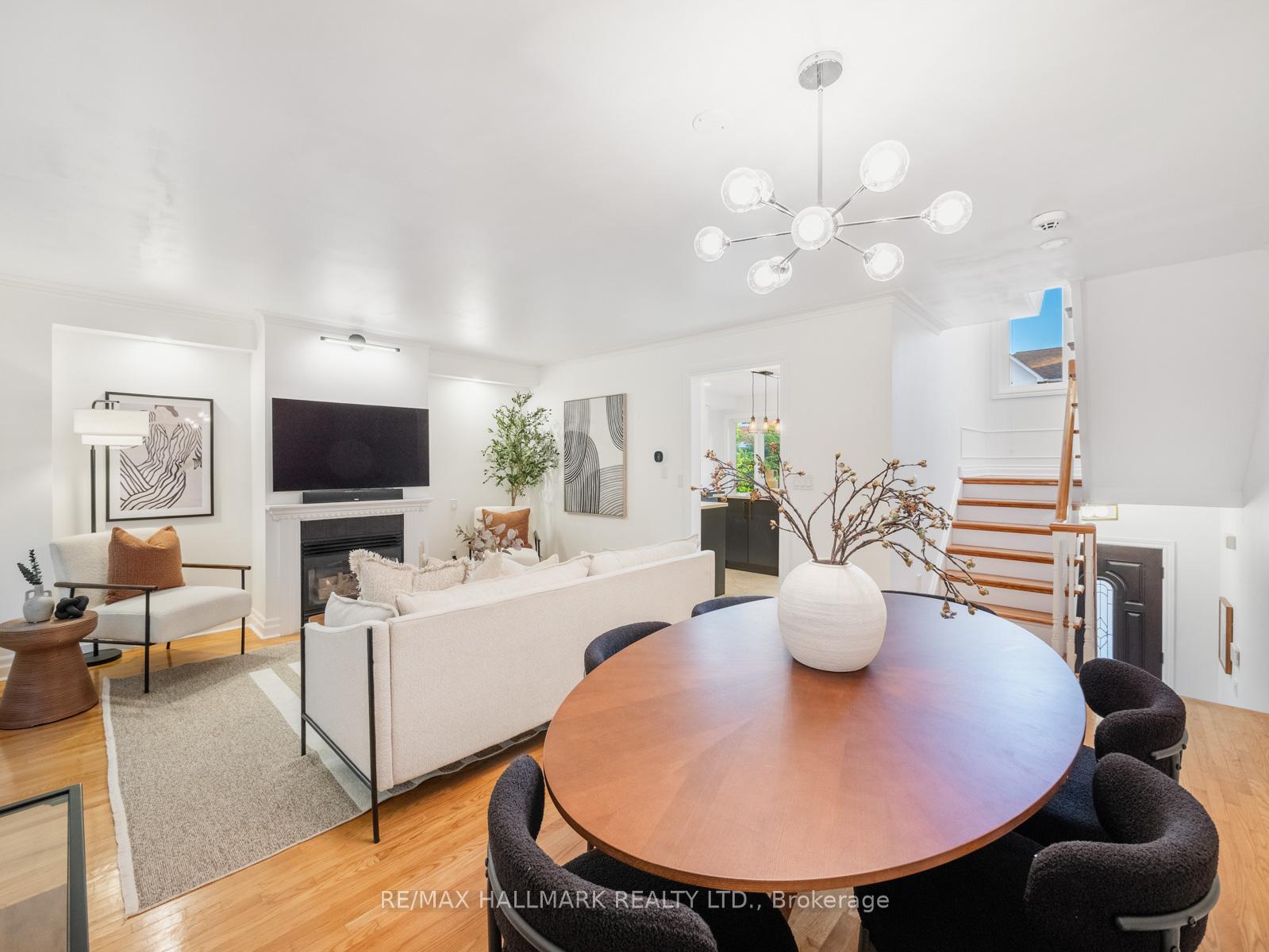 Photo 2 of 16 Fitzgerald Mews, Toronto, Woodbine Corridor — HOMEH