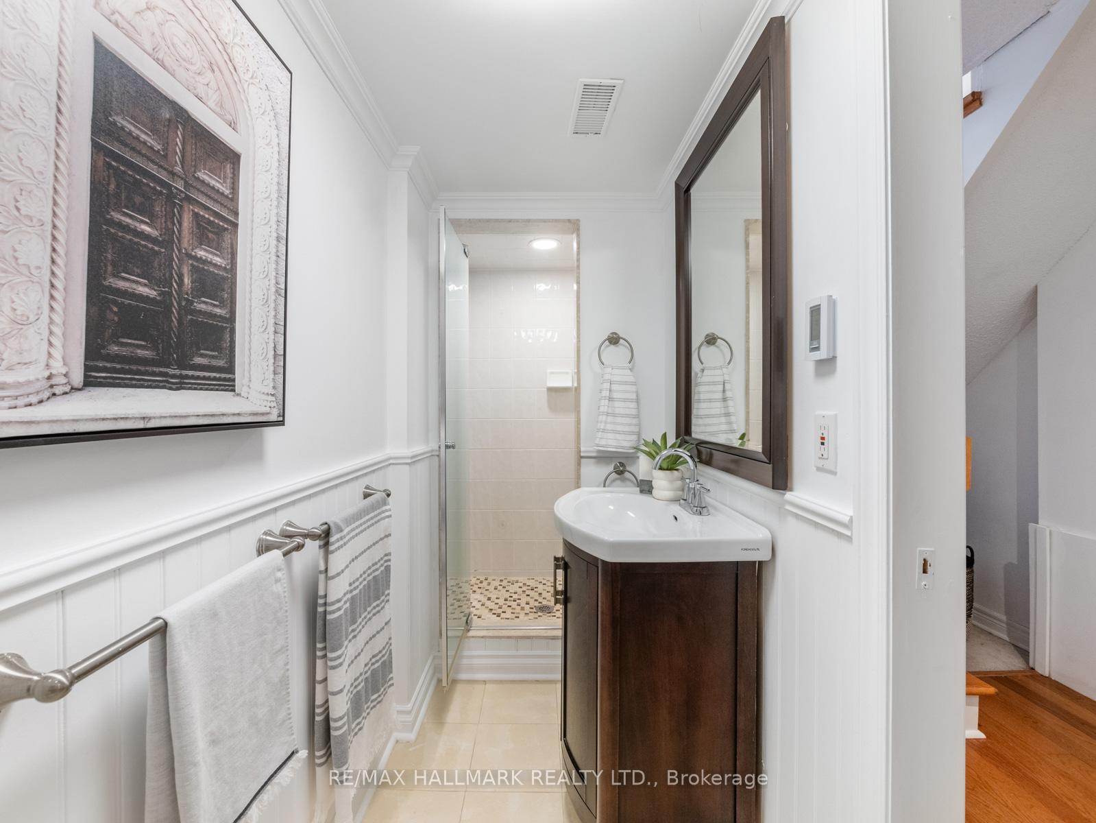 Photo 24 of 16 Fitzgerald Mews, Toronto, Woodbine Corridor — HOMEH
